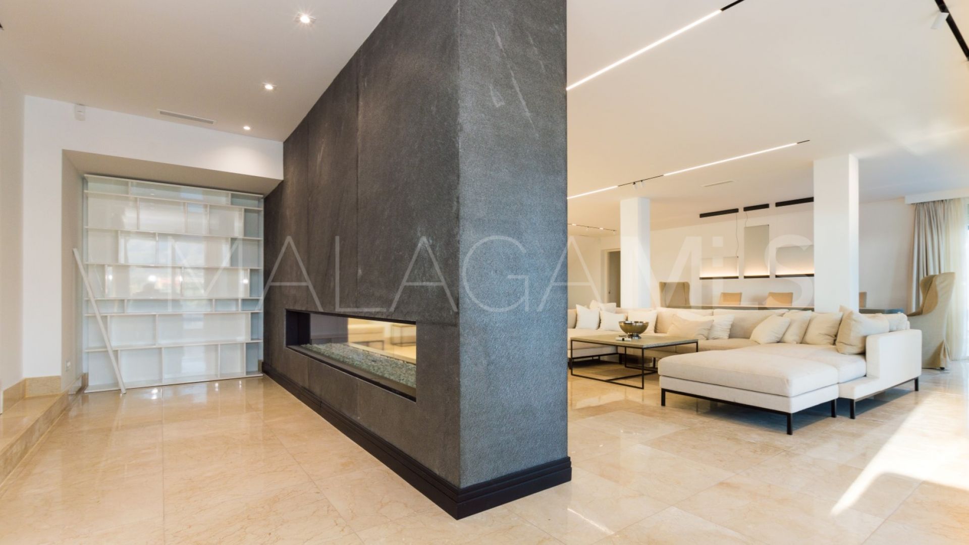 Villa with 5 bedrooms for sale in Nueva Andalucia