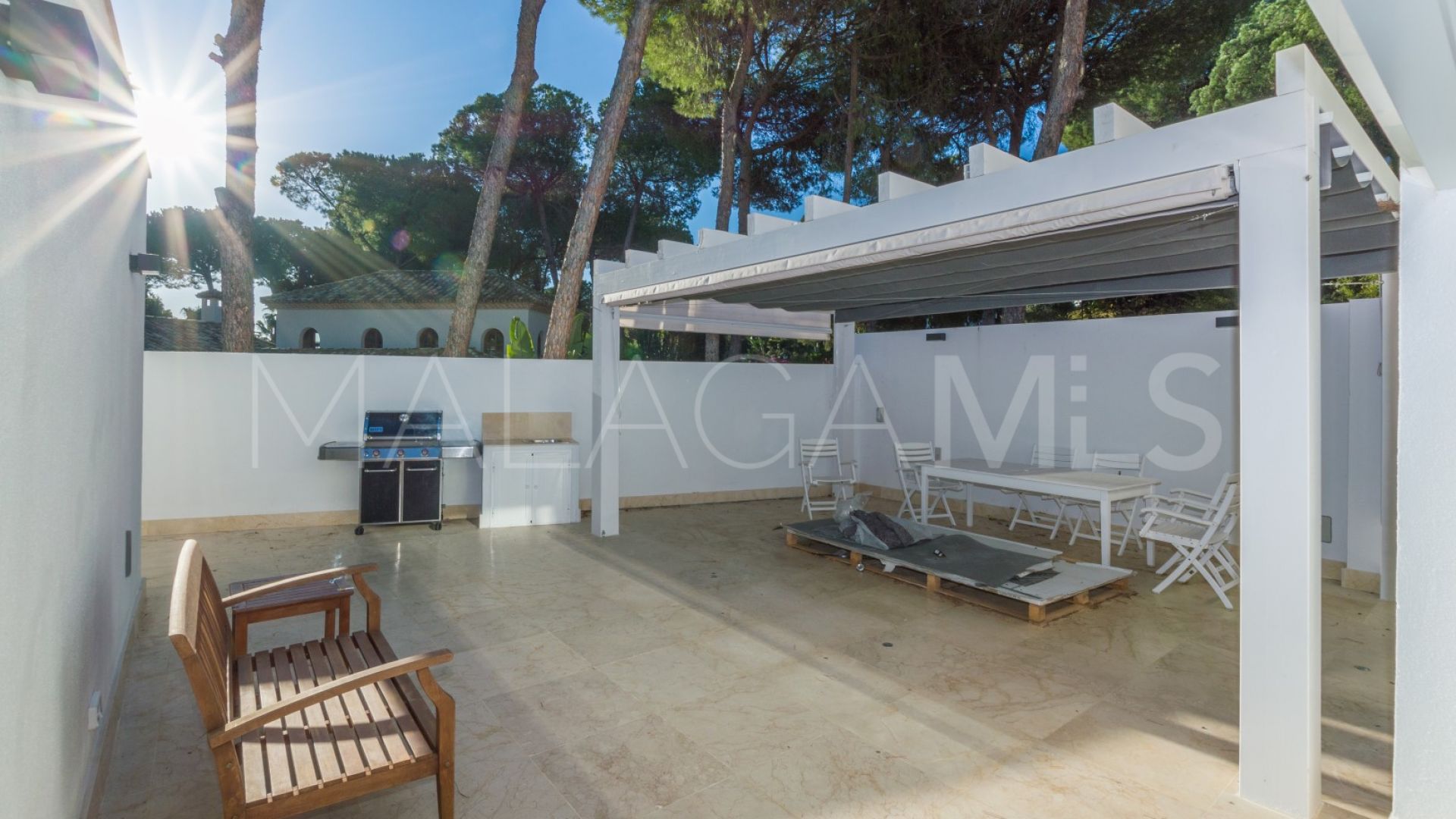 Villa with 5 bedrooms for sale in Nueva Andalucia