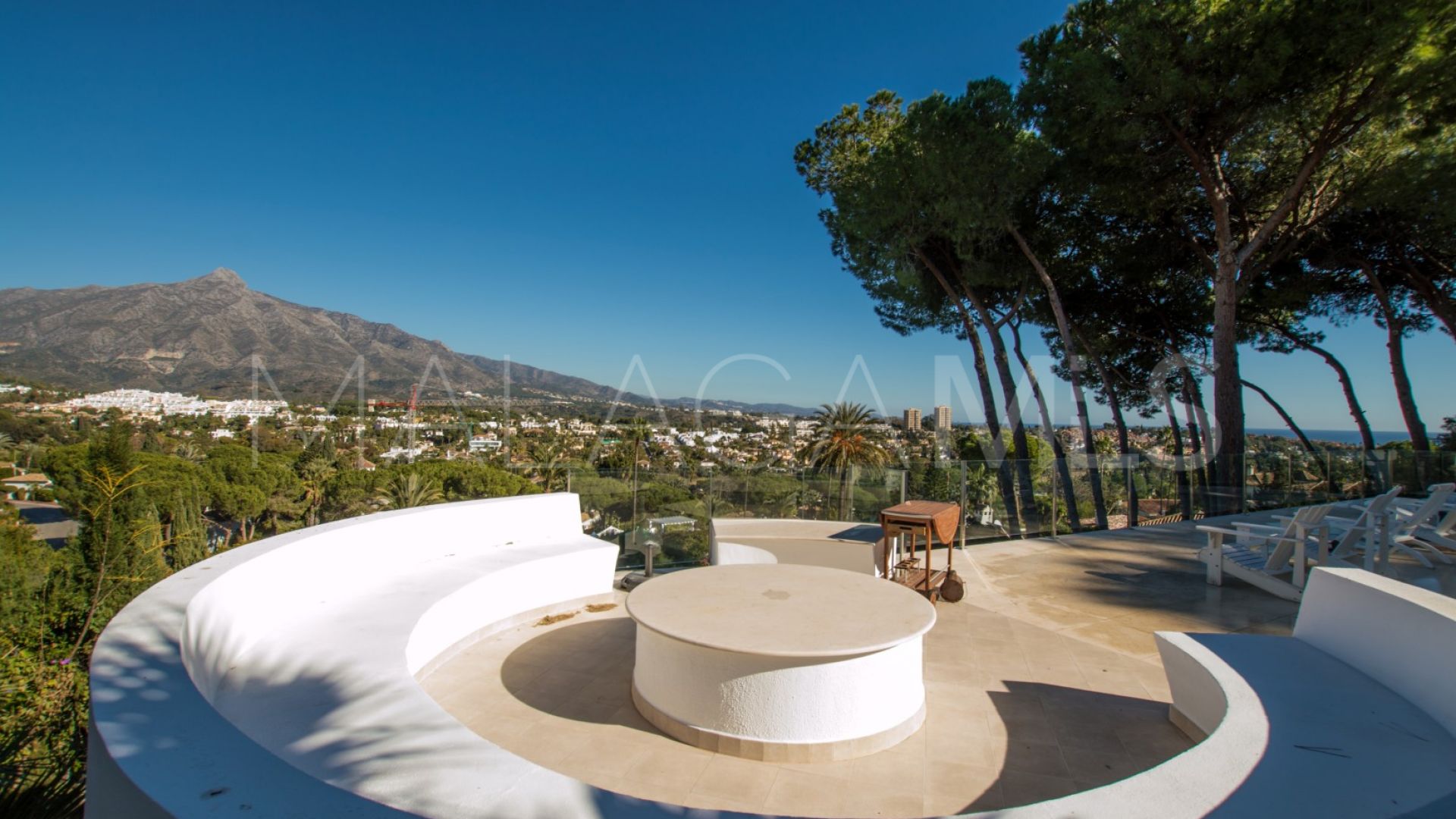 Villa with 5 bedrooms for sale in Nueva Andalucia