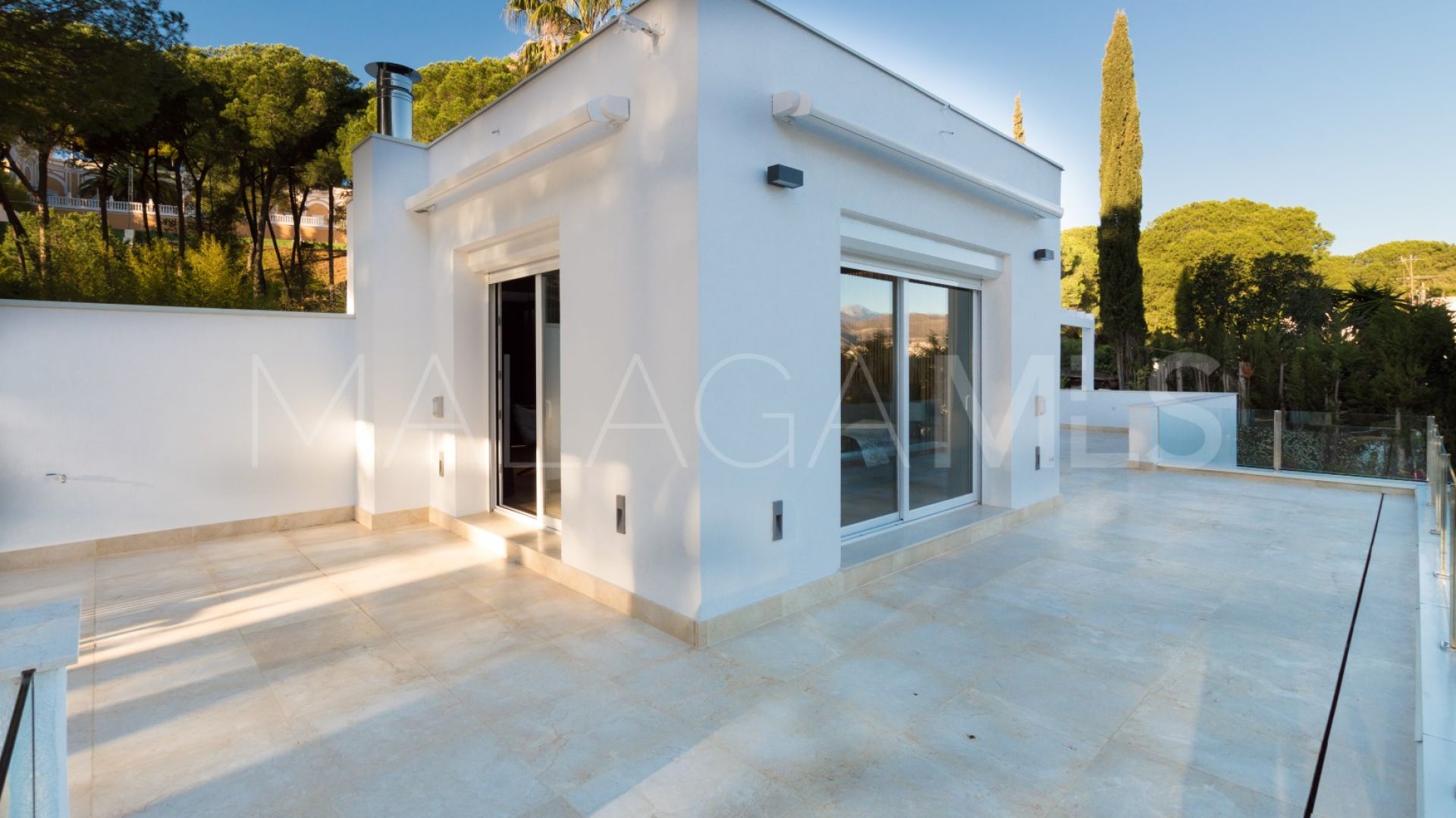 Villa with 5 bedrooms for sale in Nueva Andalucia