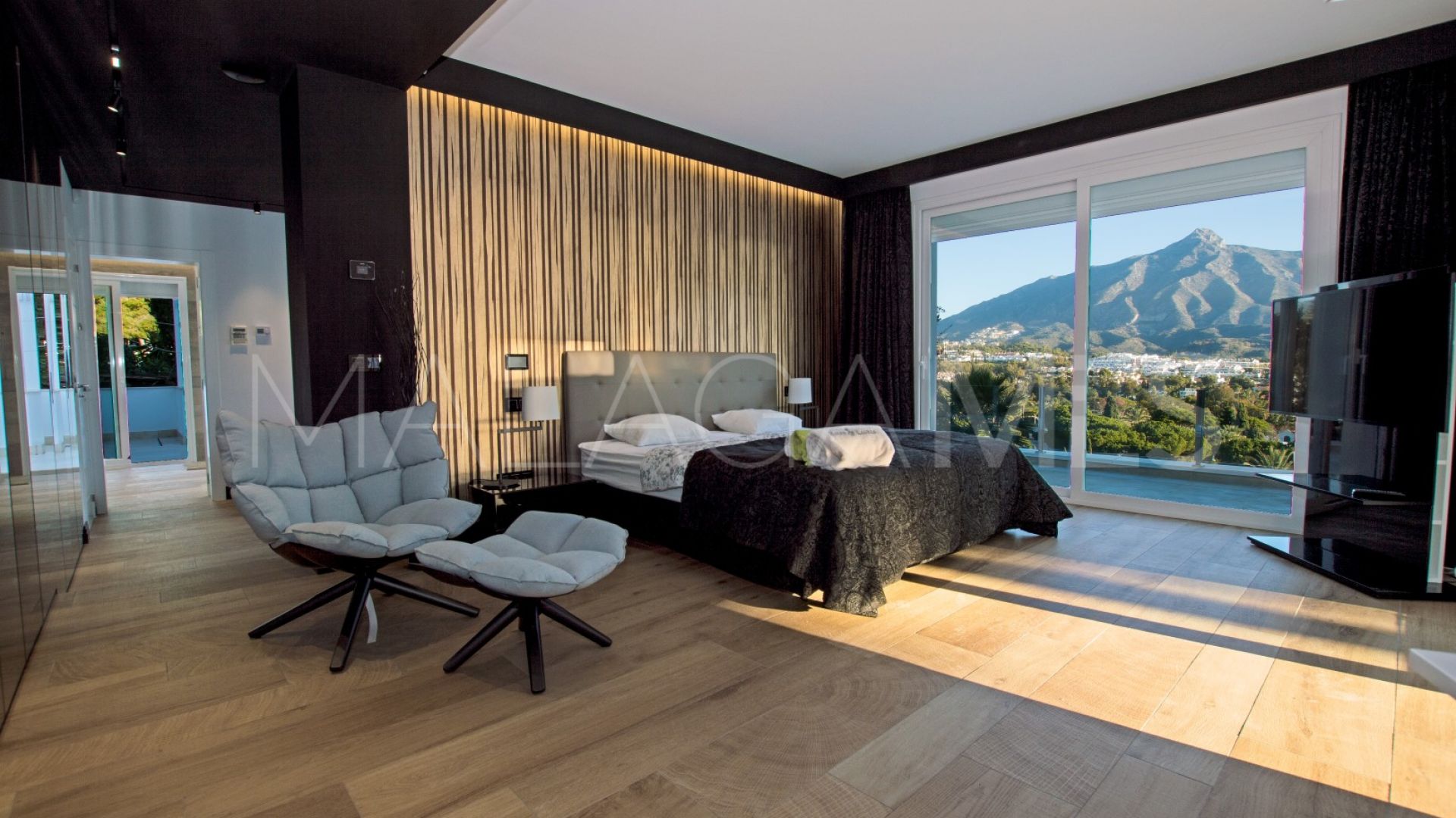Villa with 5 bedrooms for sale in Nueva Andalucia