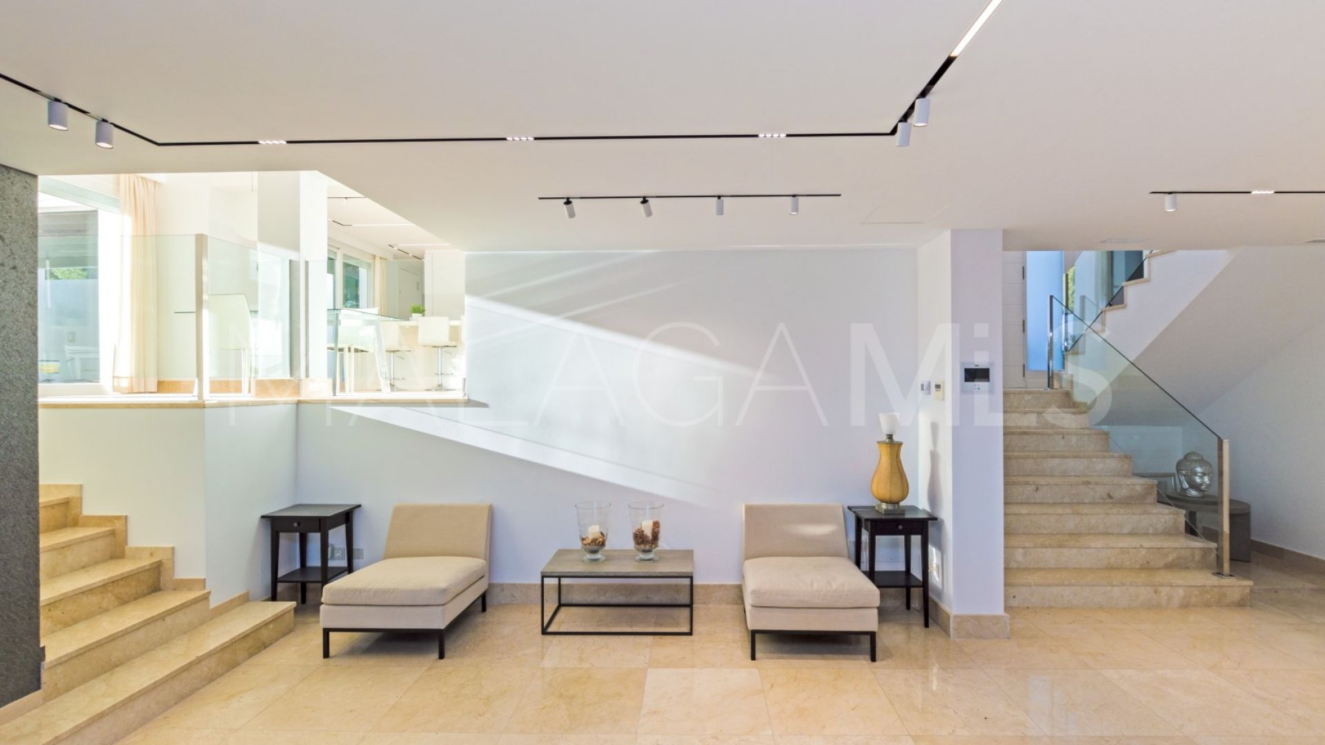 Villa with 5 bedrooms for sale in Nueva Andalucia