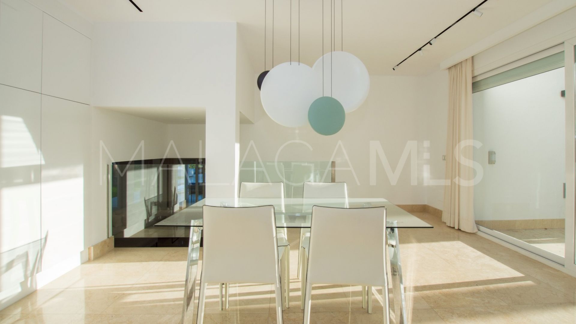 Villa with 5 bedrooms for sale in Nueva Andalucia