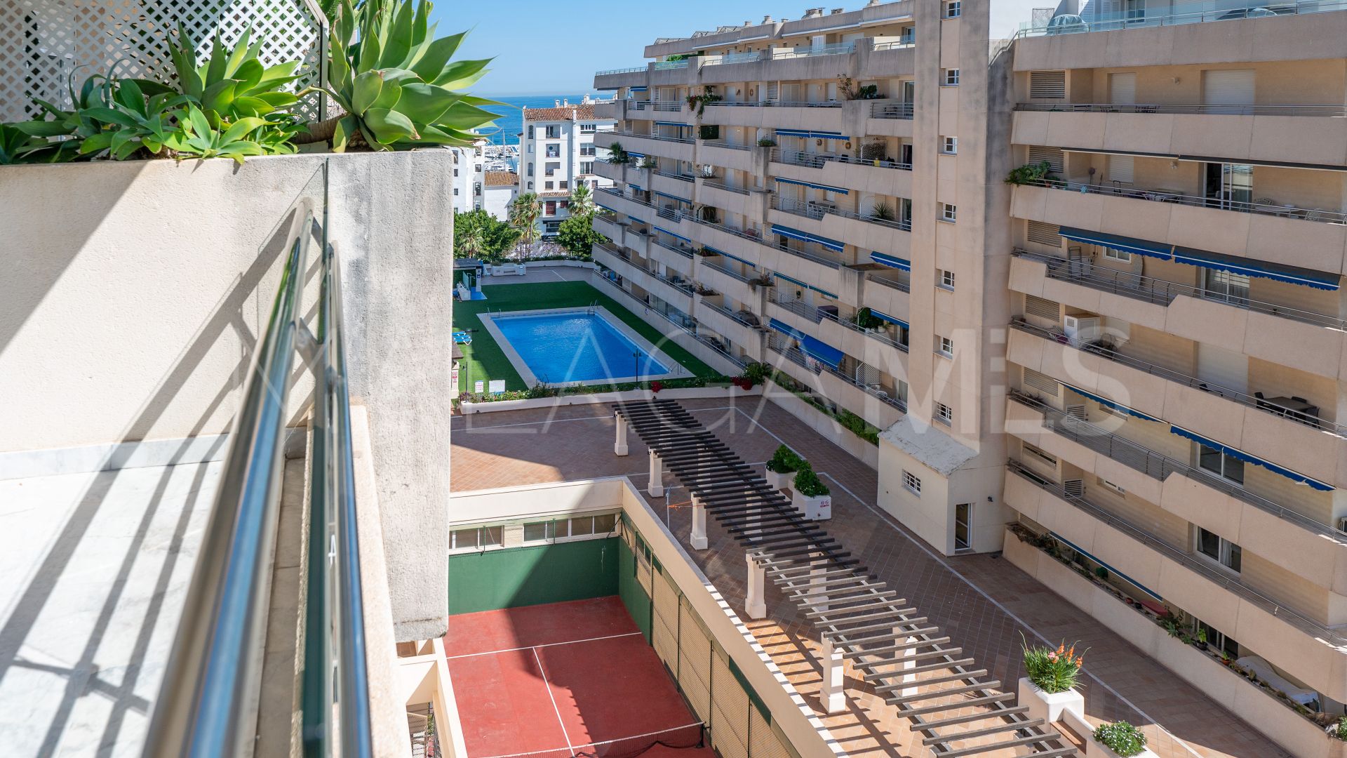 Apartment for sale in Marina Banus