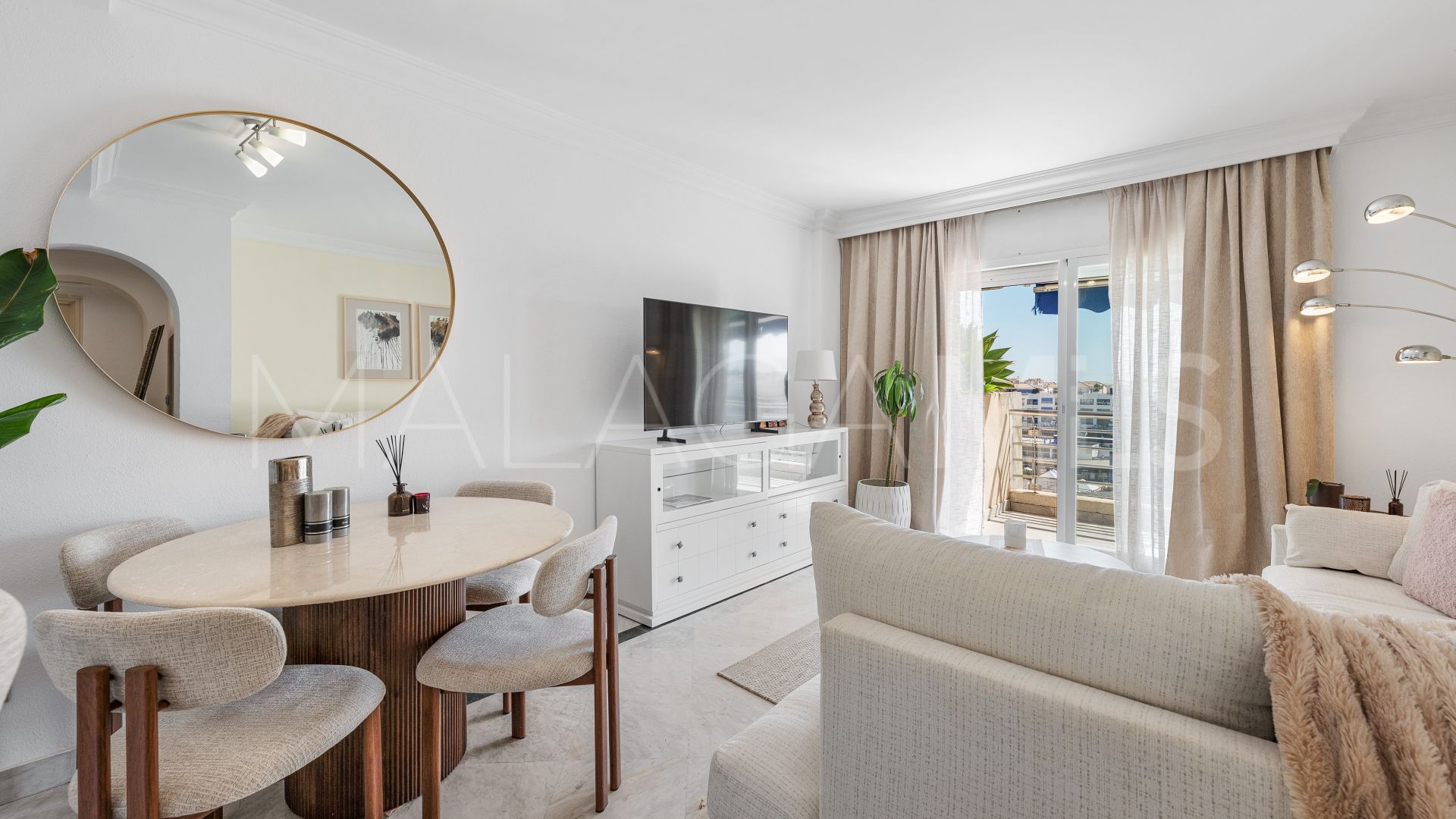 Apartment for sale in Marina Banus