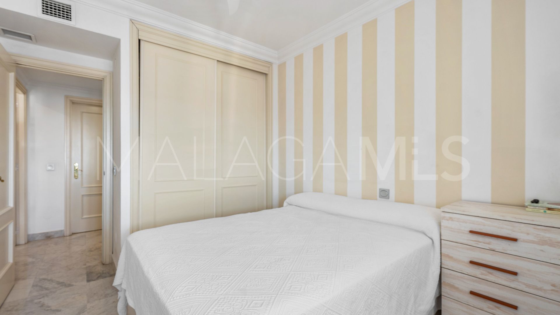 Apartment for sale in Marina Banus