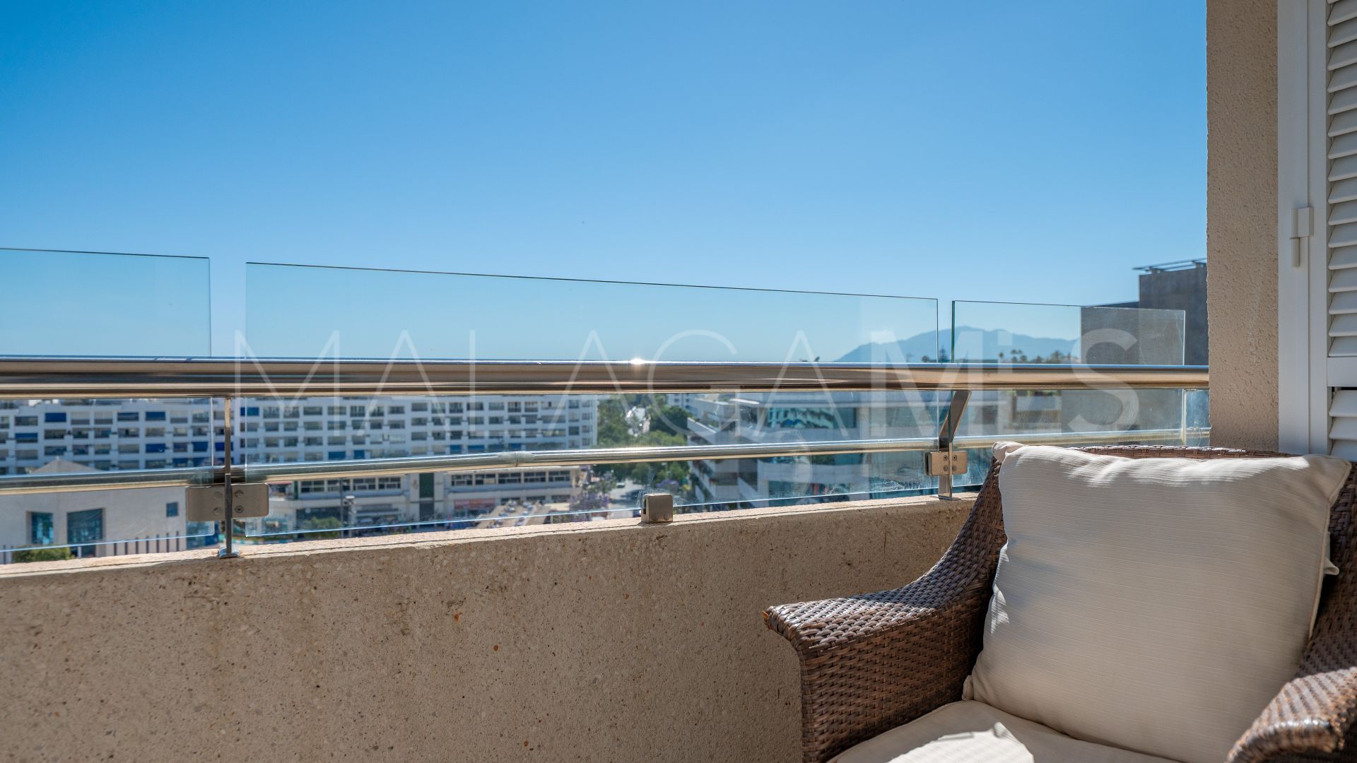 Apartment for sale in Marina Banus