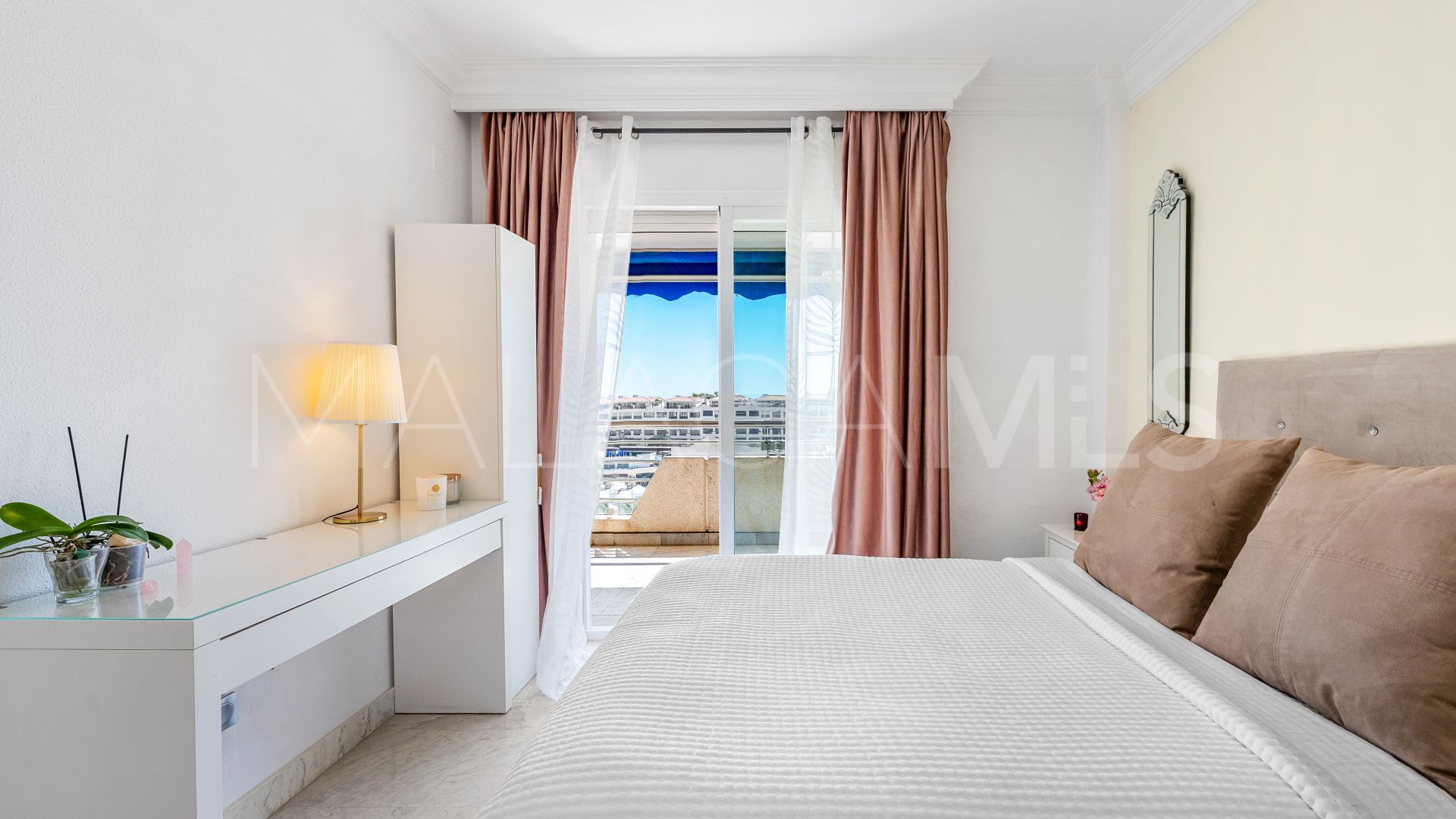 Apartment for sale in Marina Banus