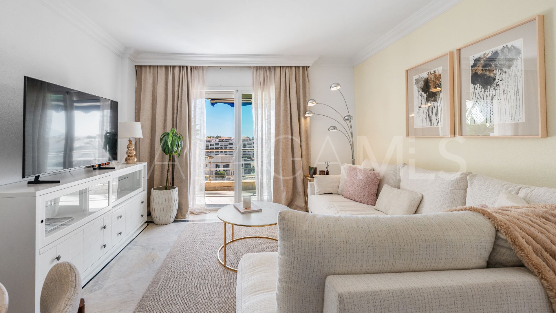 Apartment for sale in Marina Banus