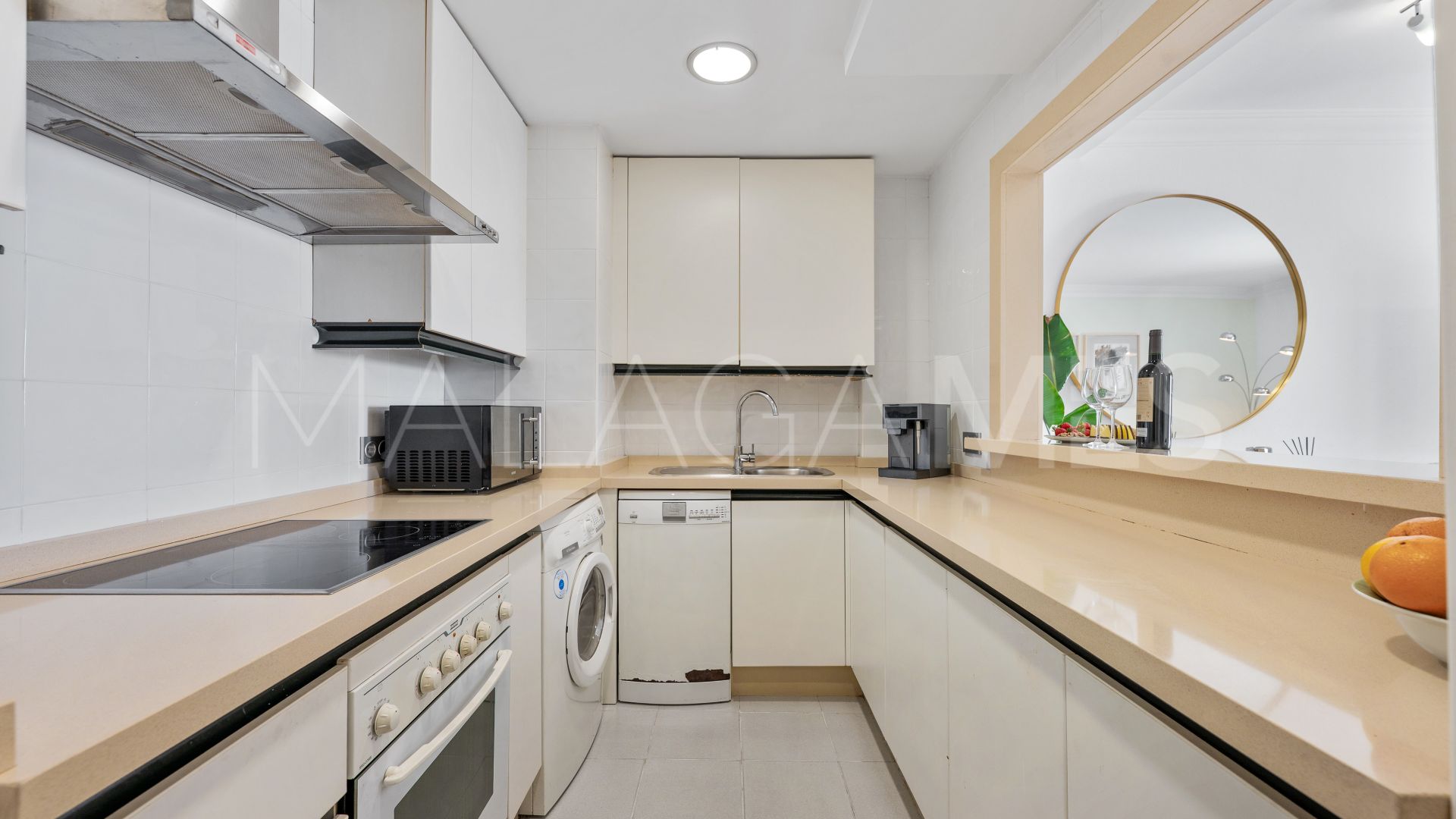 Apartment for sale in Marina Banus