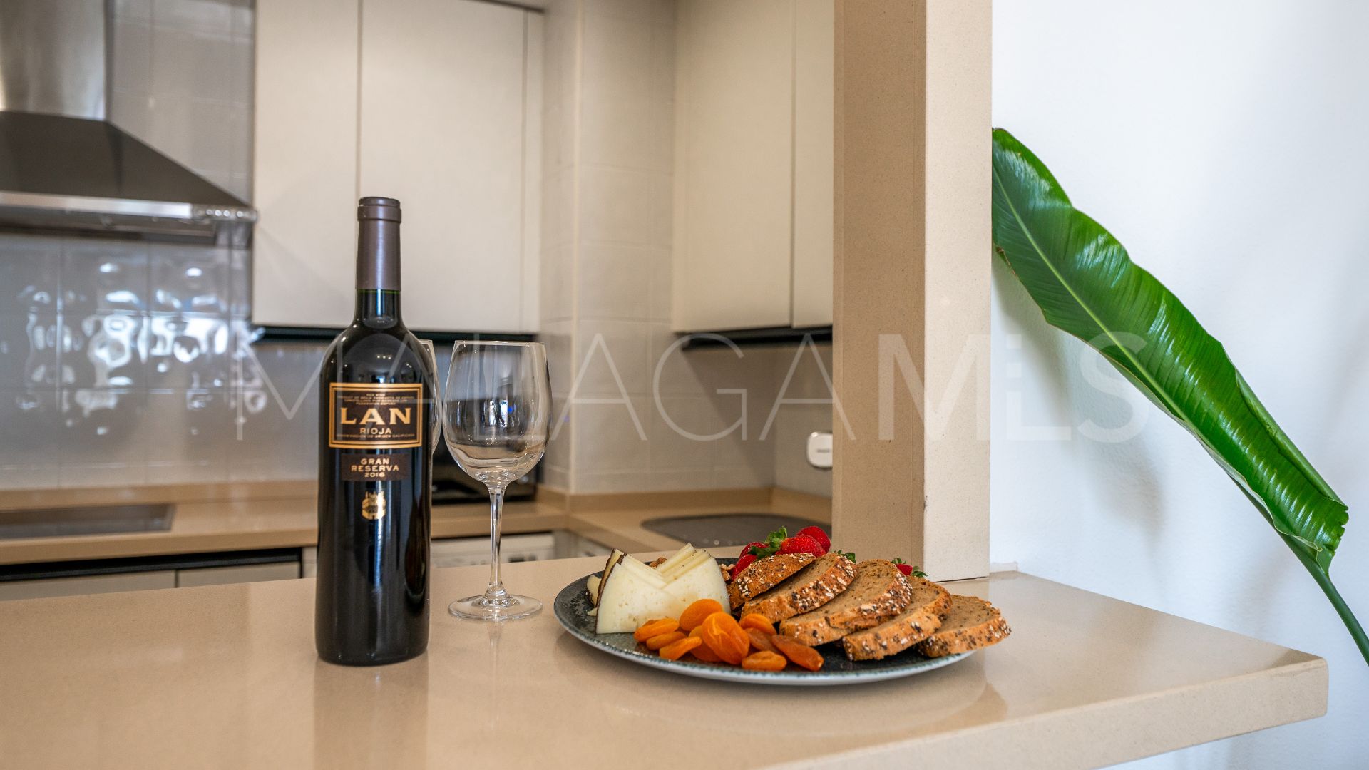 Apartment for sale in Marina Banus