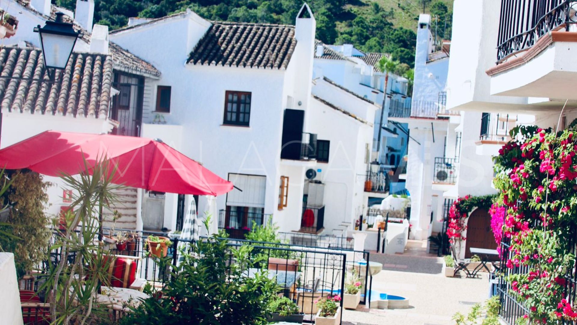 Studio for sale in Benahavis Centro