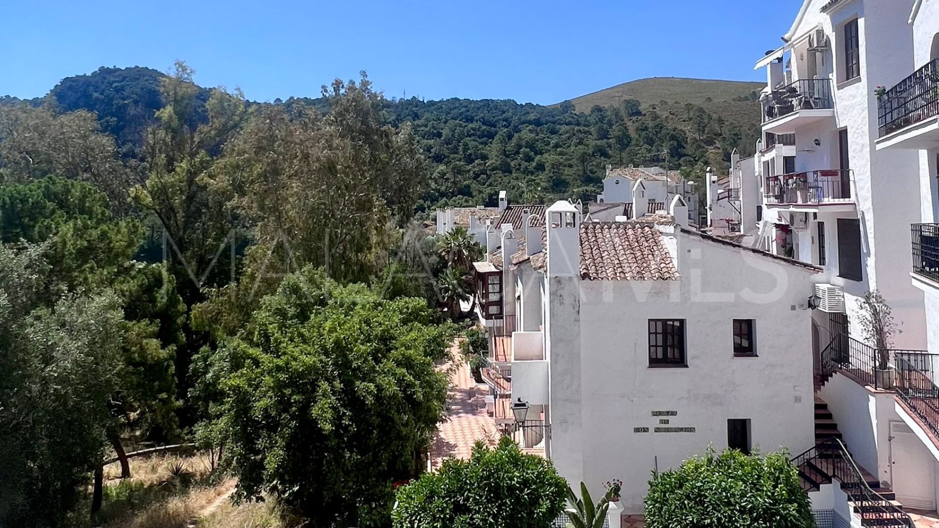 Studio for sale in Benahavis Centro