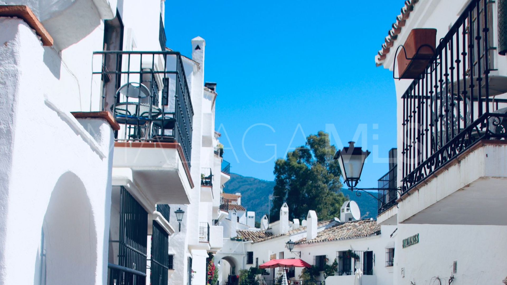 Studio for sale in Benahavis Centro
