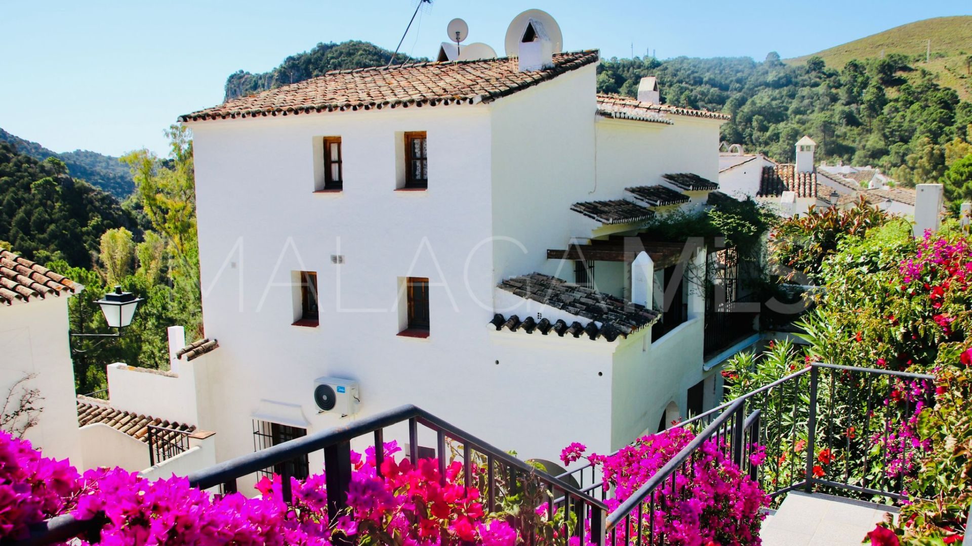 Studio for sale in Benahavis Centro