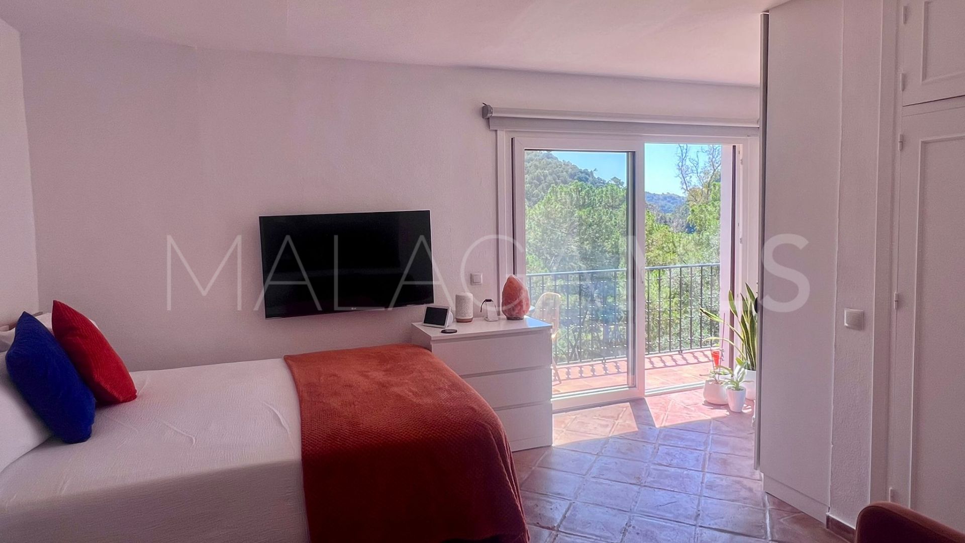 Studio for sale in Benahavis Centro