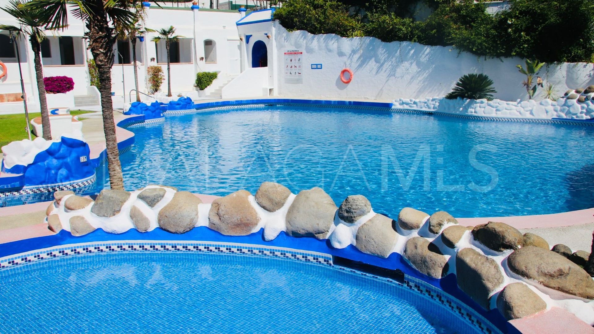 Studio for sale in Benahavis Centro