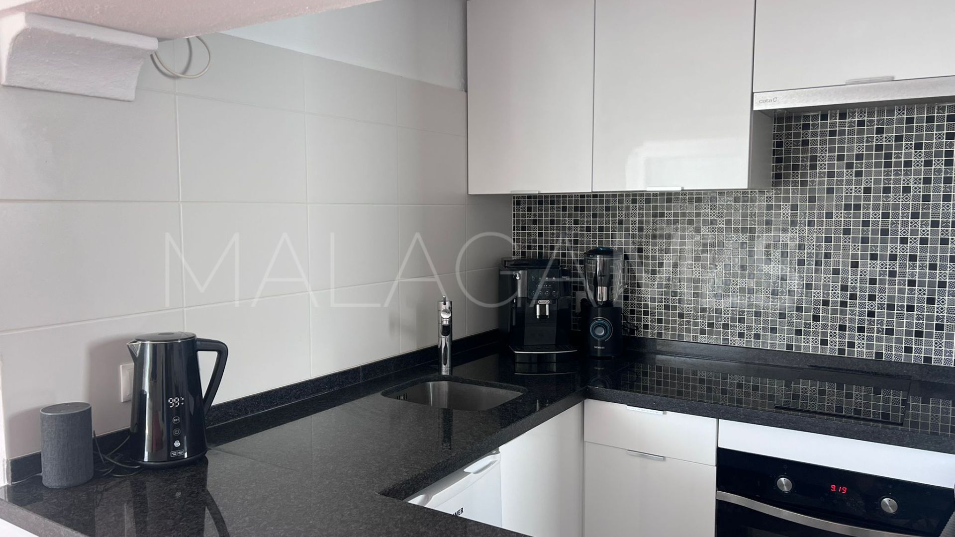 Studio for sale in Benahavis Centro