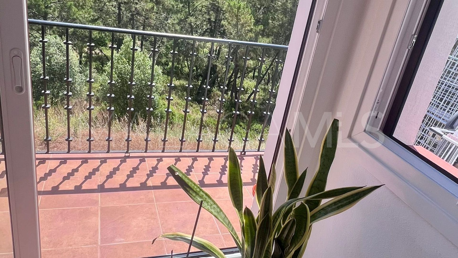Studio for sale in Benahavis Centro