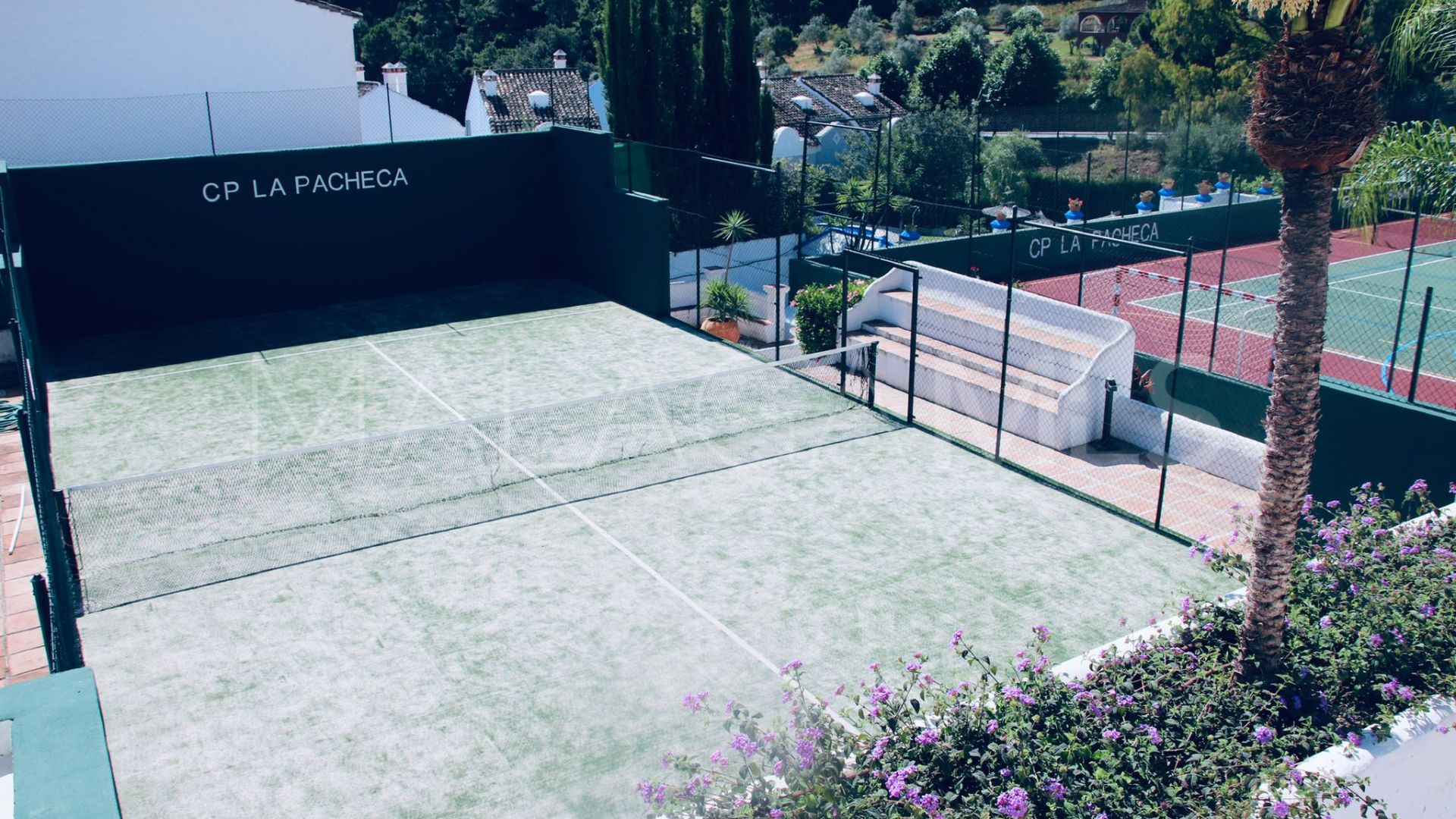 Studio for sale in Benahavis Centro