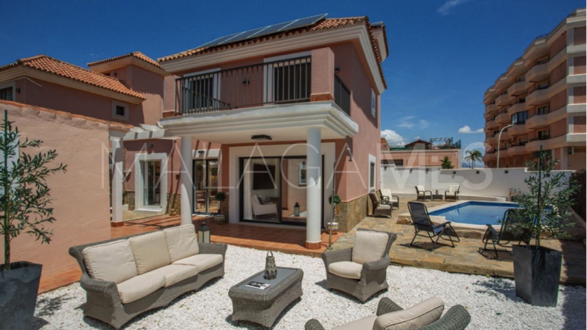 Villa for sale in Sabinillas