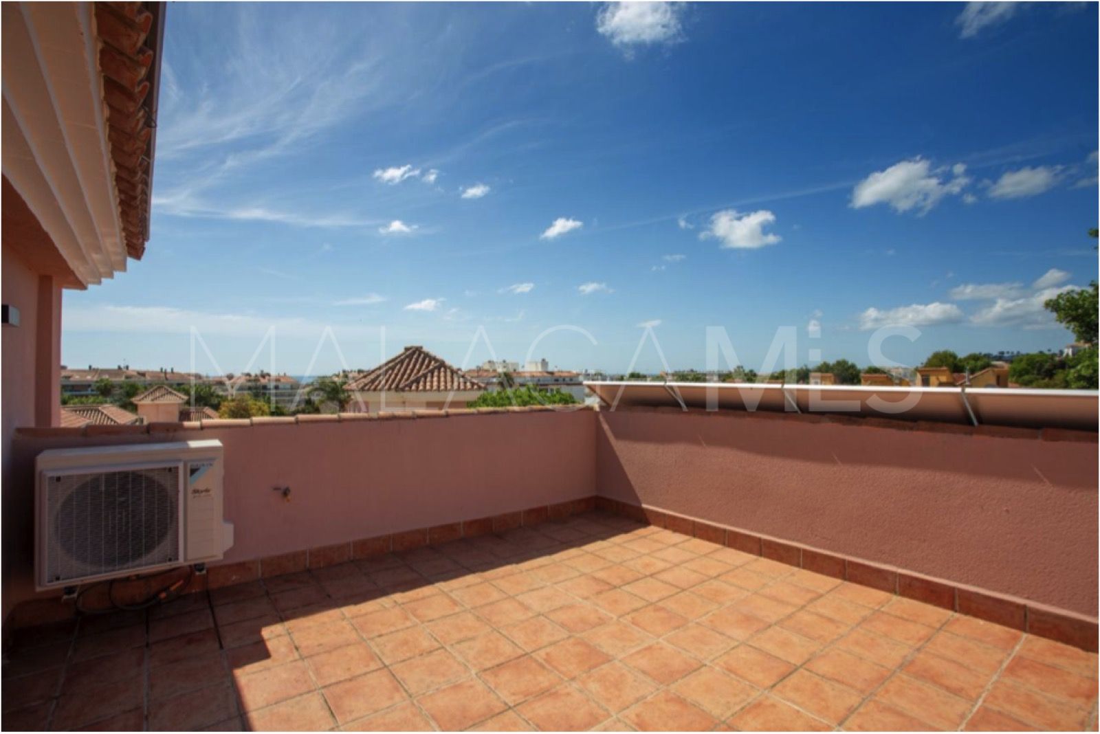 Villa for sale in Sabinillas