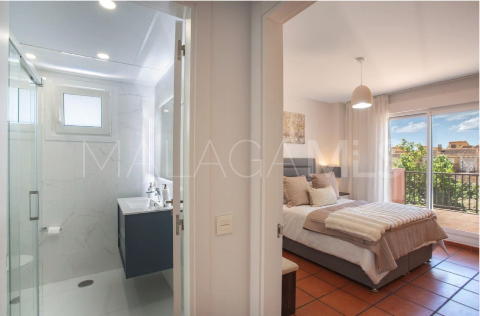 Villa for sale in Sabinillas
