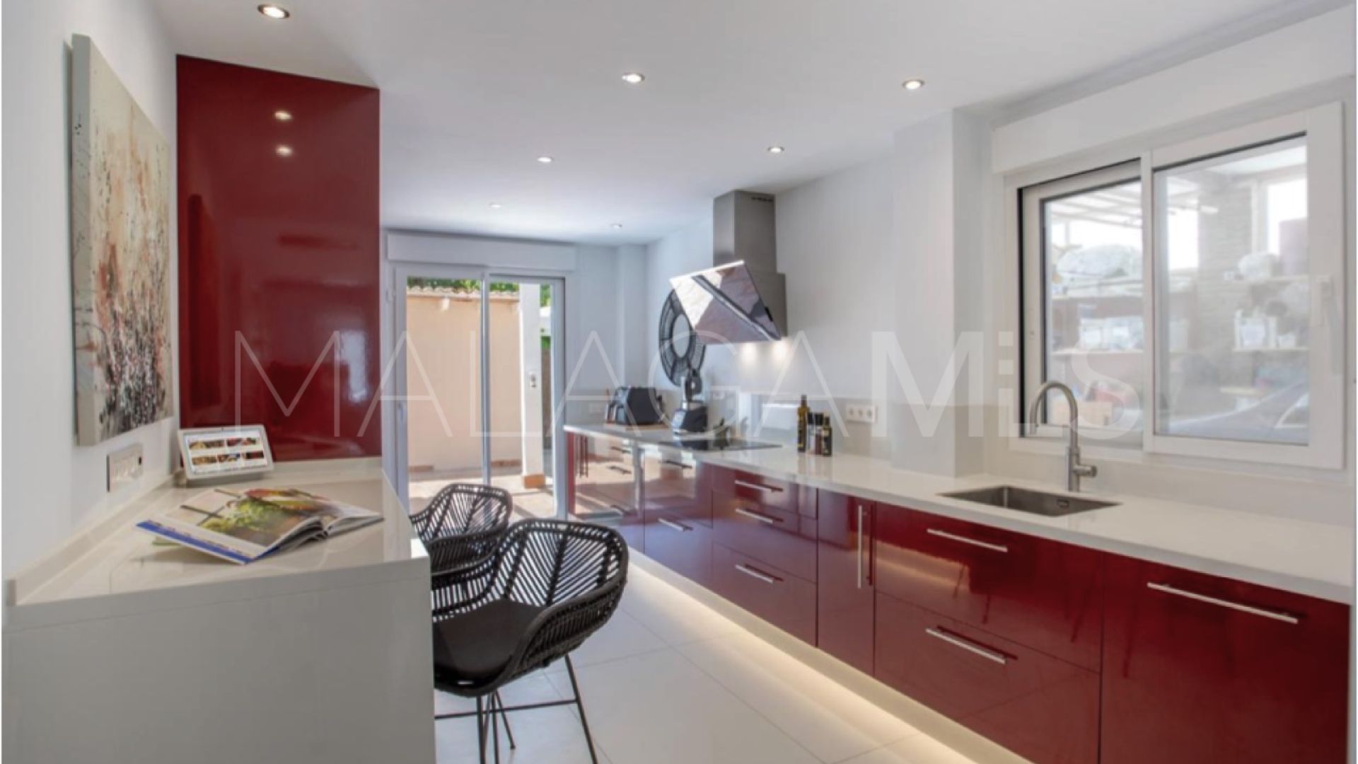 Villa for sale in Sabinillas
