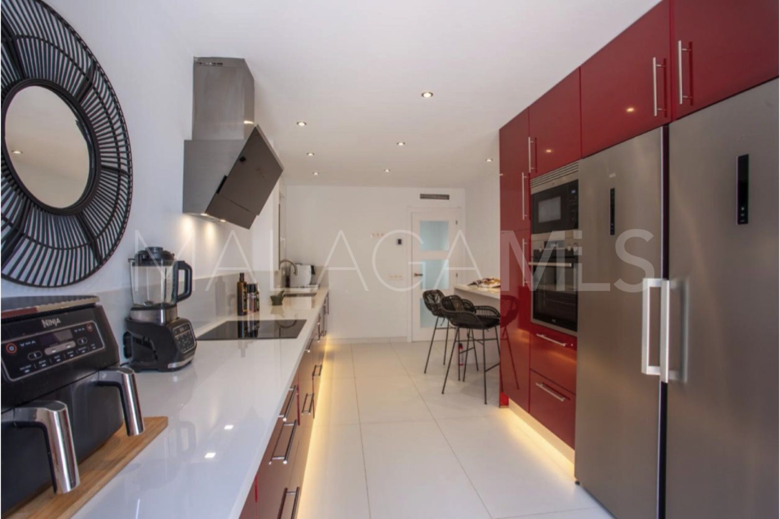 Villa for sale in Sabinillas
