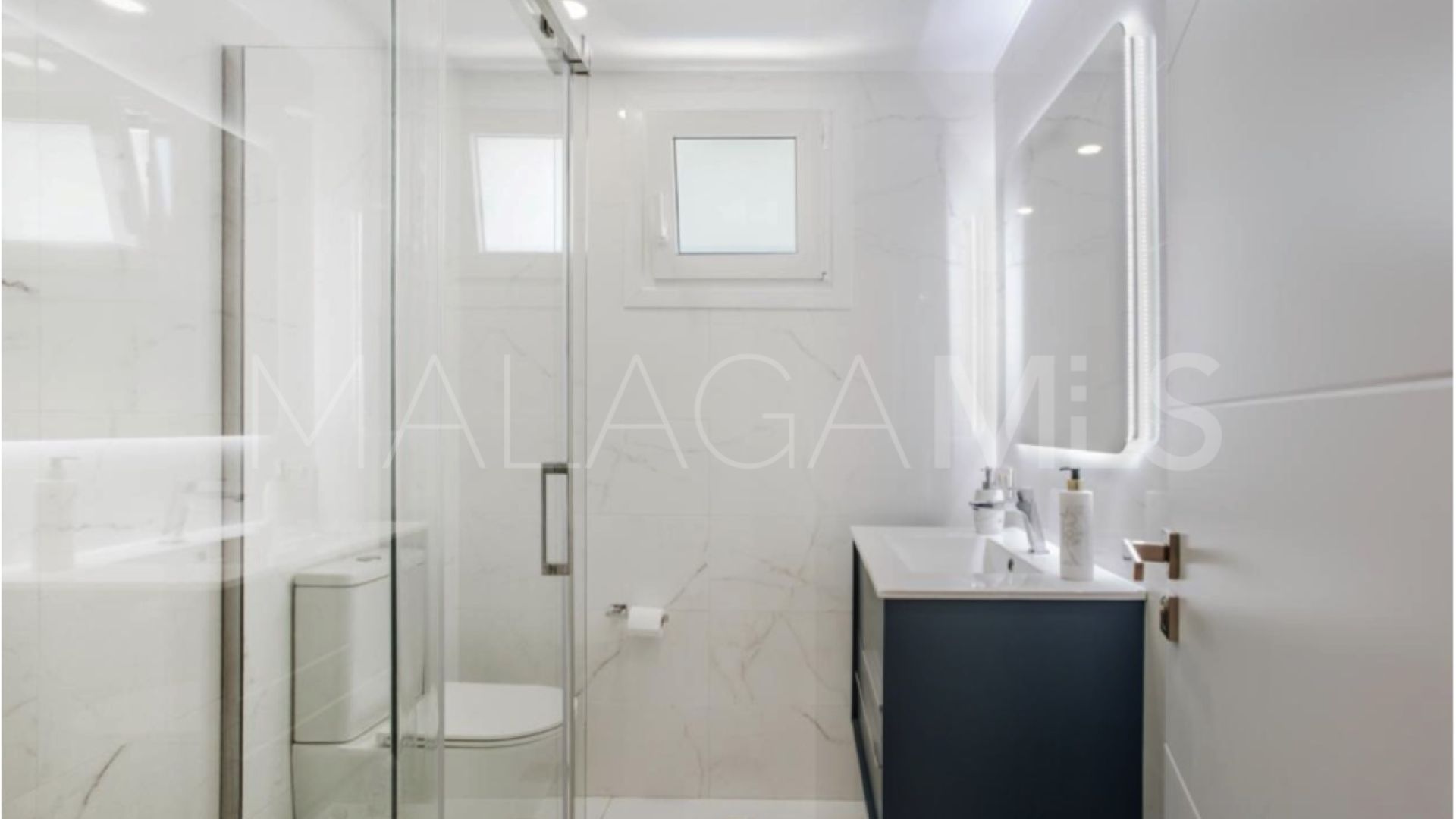 Villa for sale in Sabinillas