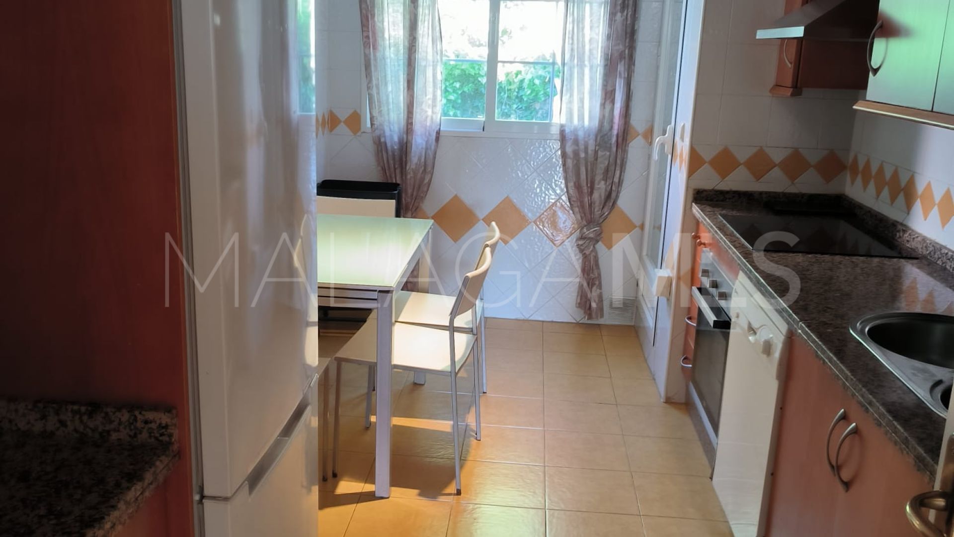 Lägenhet for sale in Las Lomas de Rio Real