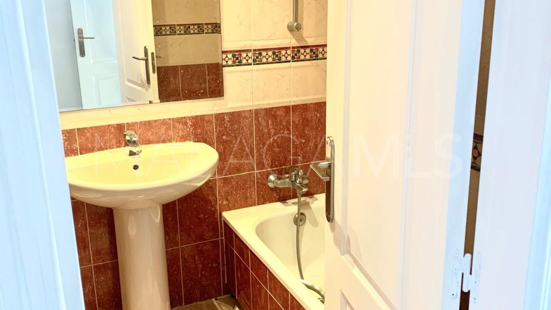 Estepona Puerto, apartamento for sale de 2 bedrooms