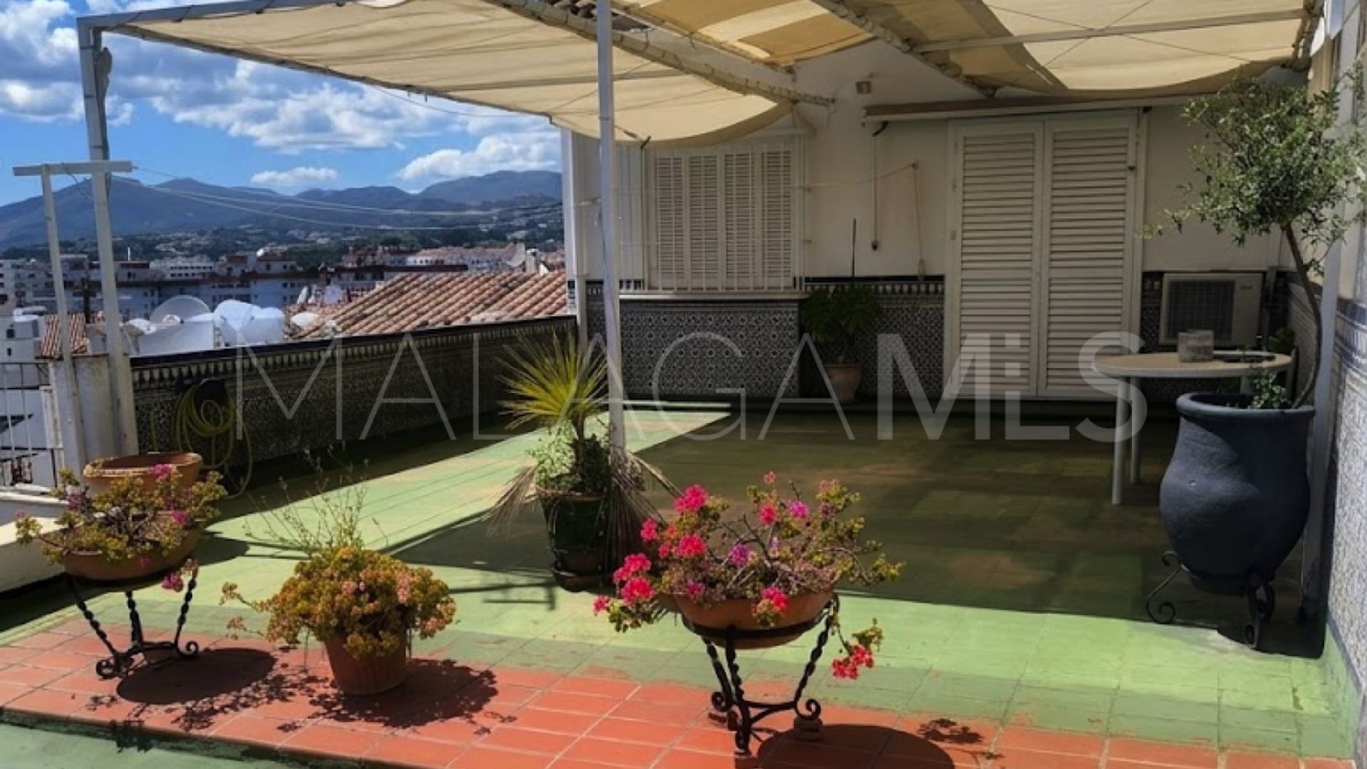 Buy adosado in La Campana