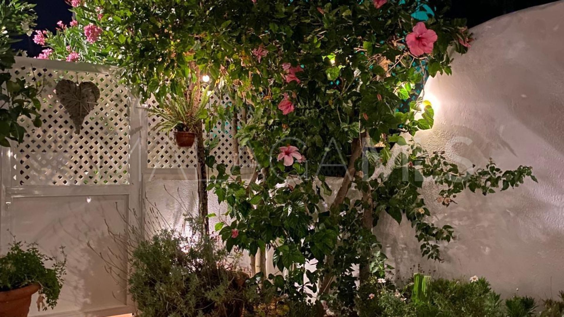 Parhus for sale in Casares Playa
