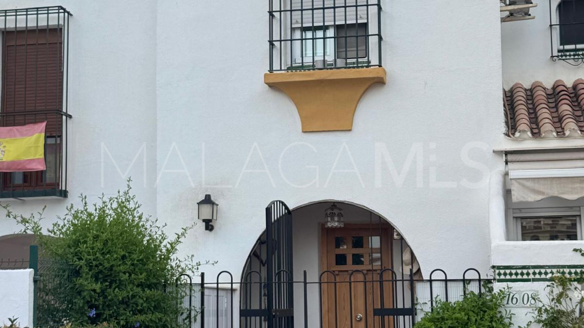 Parhus for sale in Casares Playa