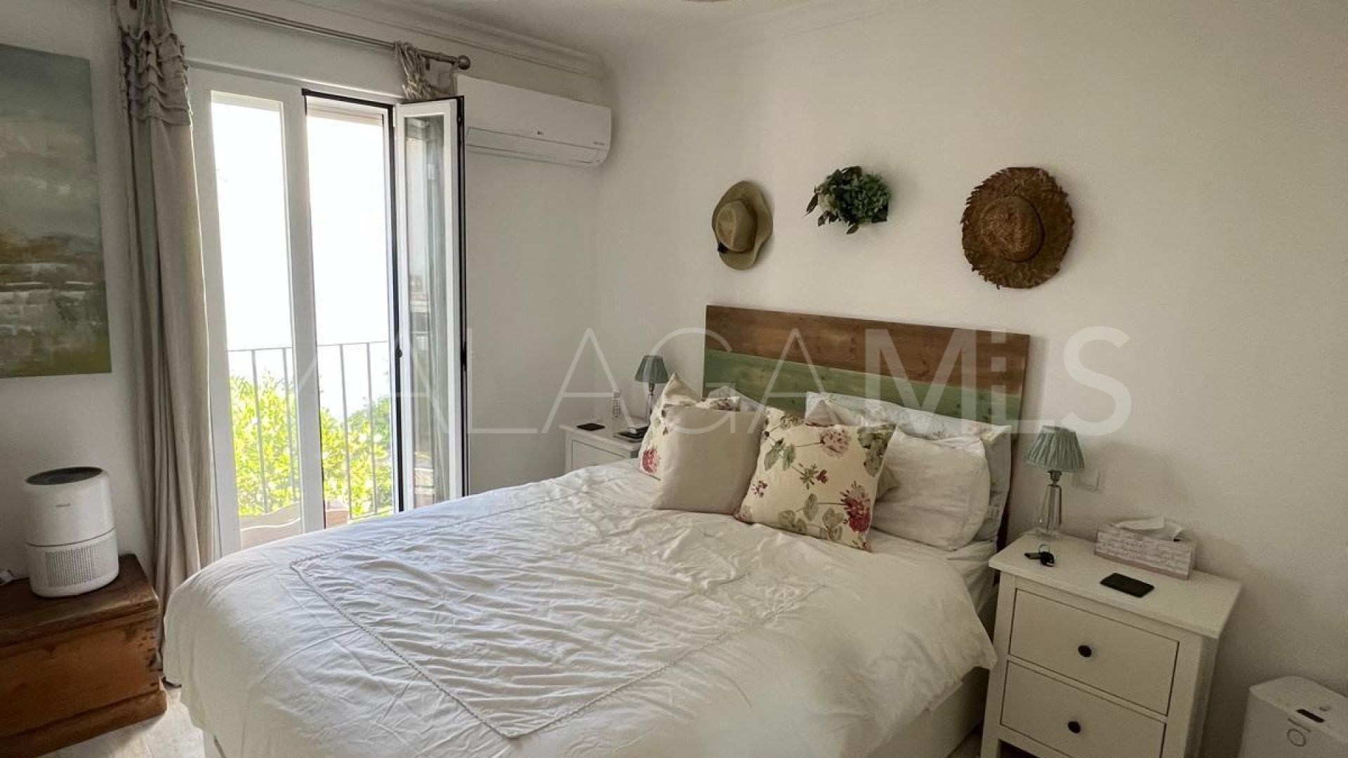 Parhus for sale in Casares Playa