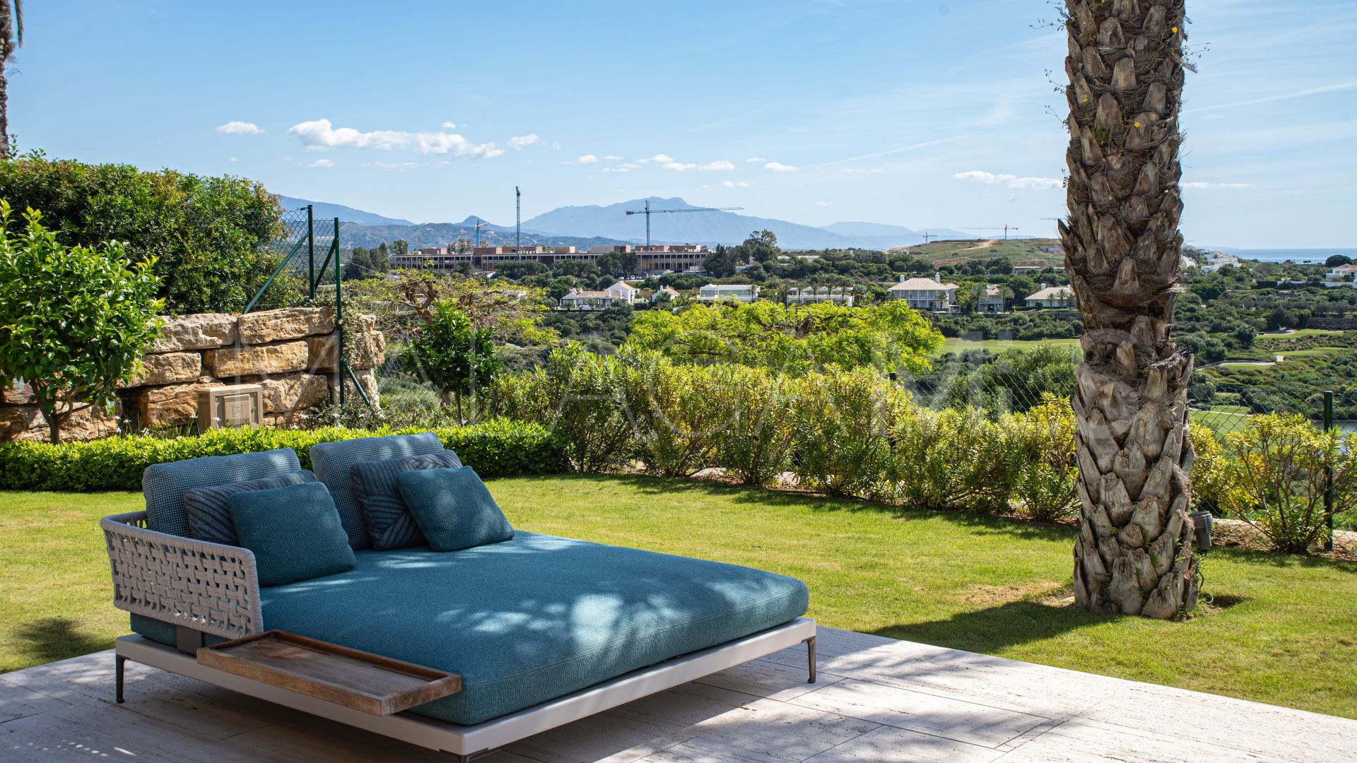 2 bedrooms ground floor apartment in Finca Cortesin for sale