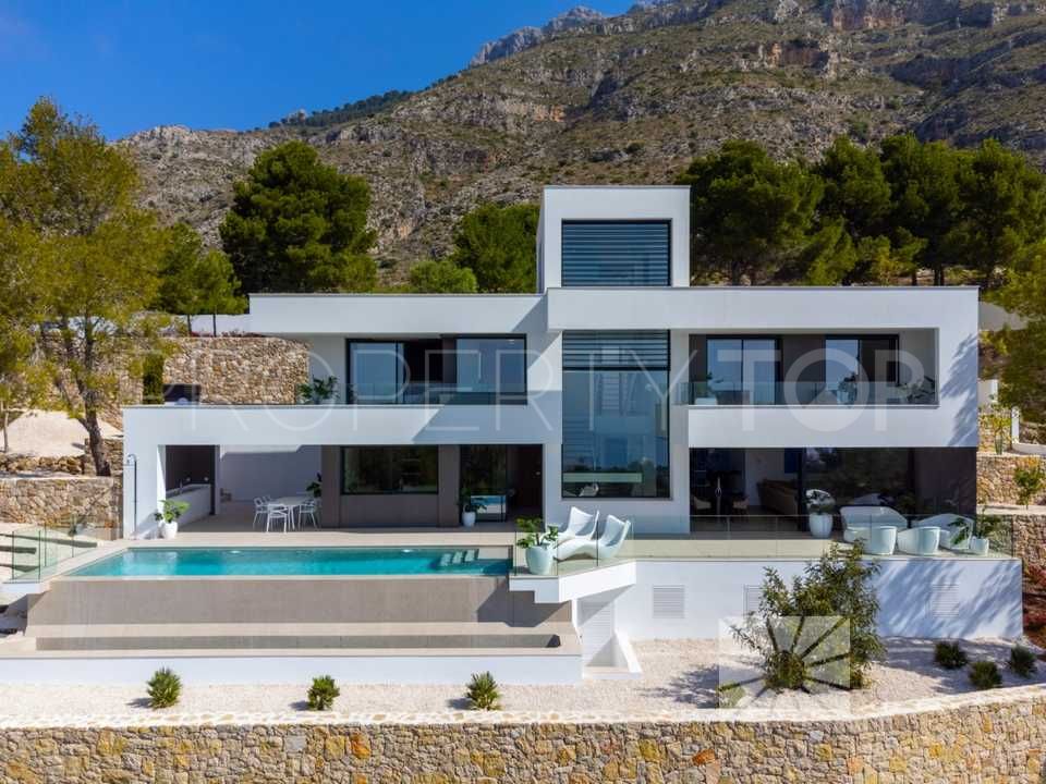 For sale Sierra de Altea villa with 4 bedrooms