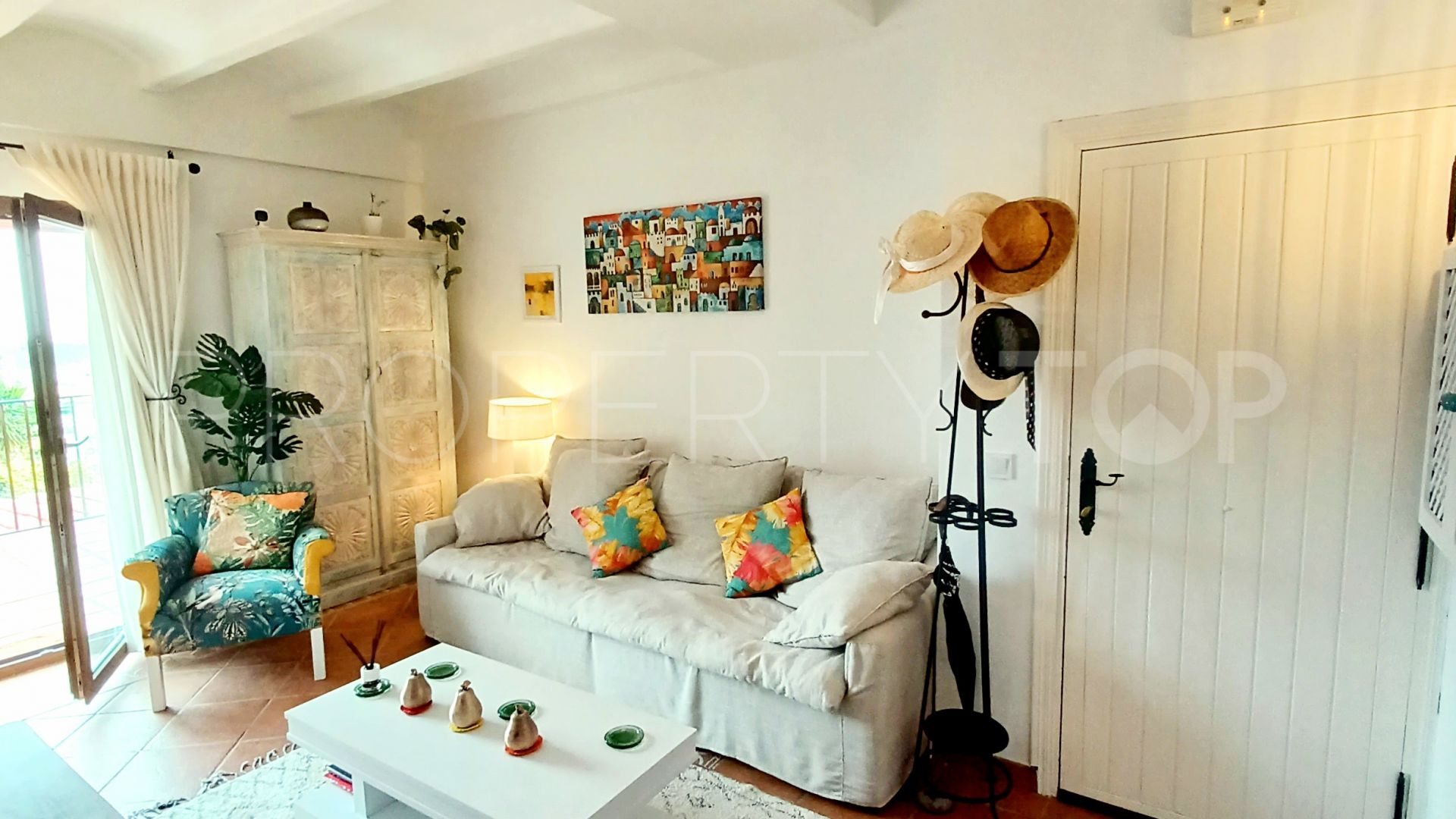 For sale apartment in Alcaidesa Costa