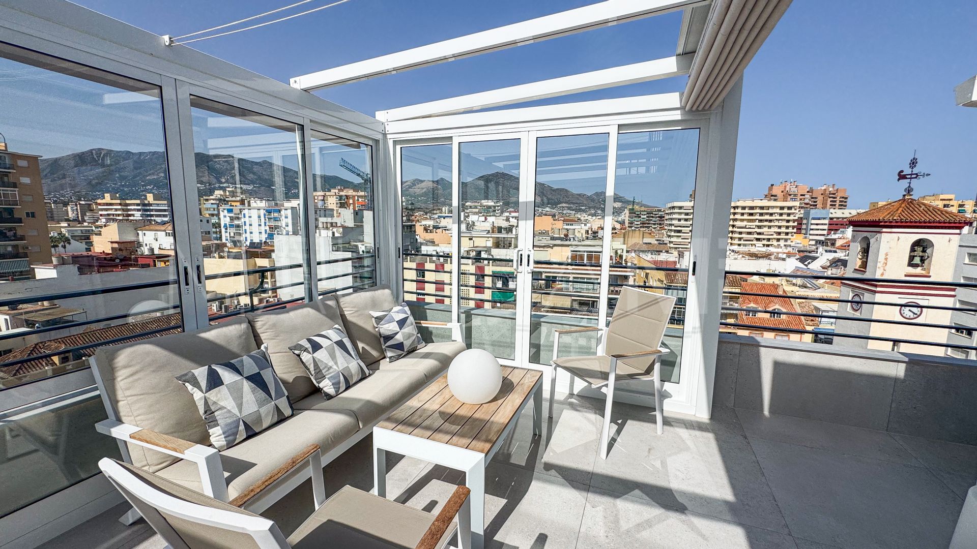 Penthouse for sale in Fuengirola with 4 bedrooms