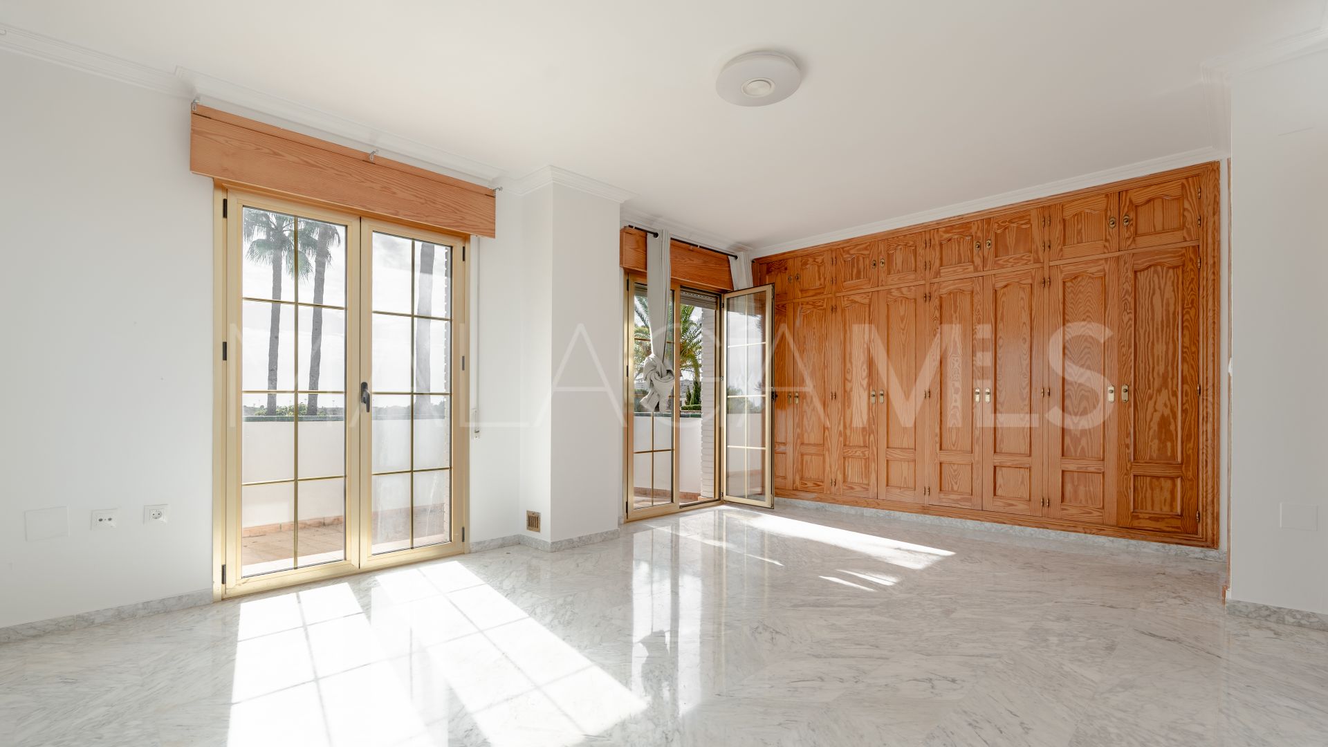 Villa for sale in Cerrado del Aguila