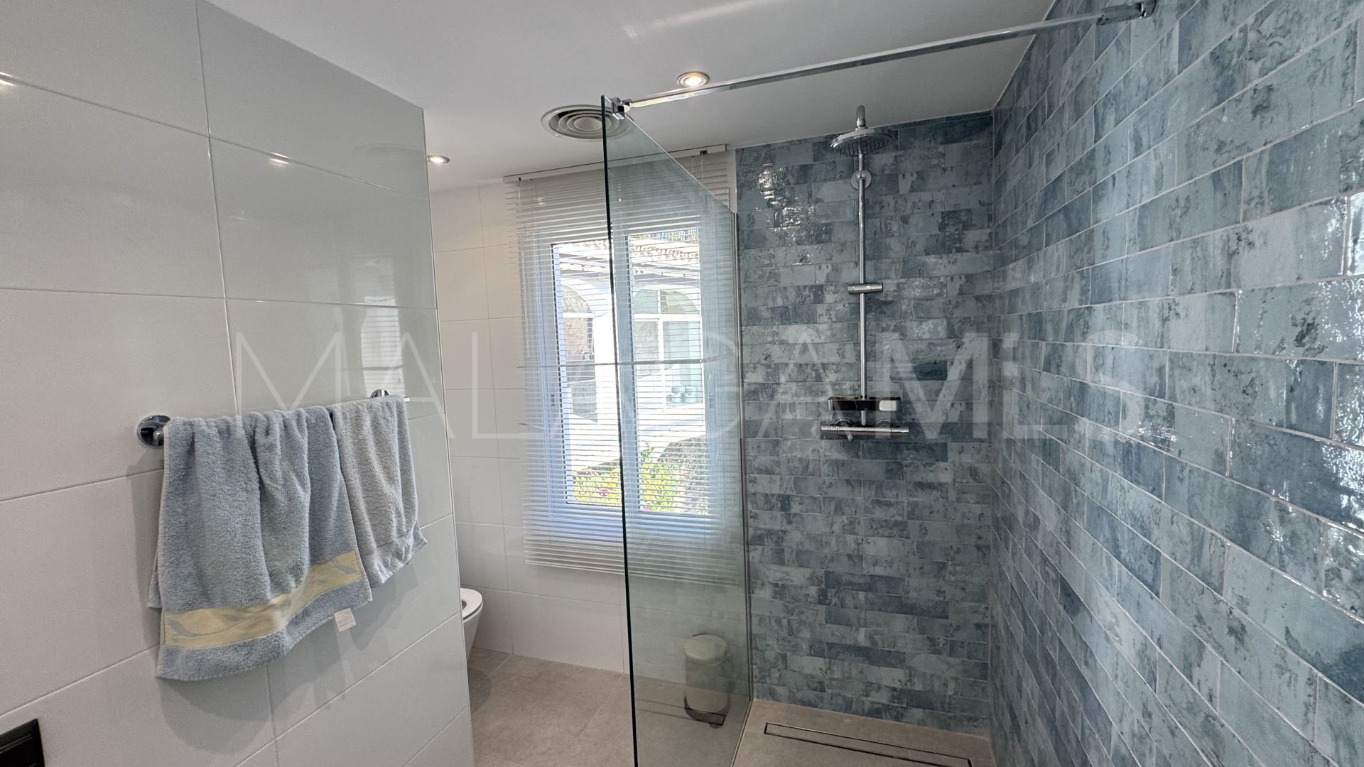 Villa for sale in El Herrojo