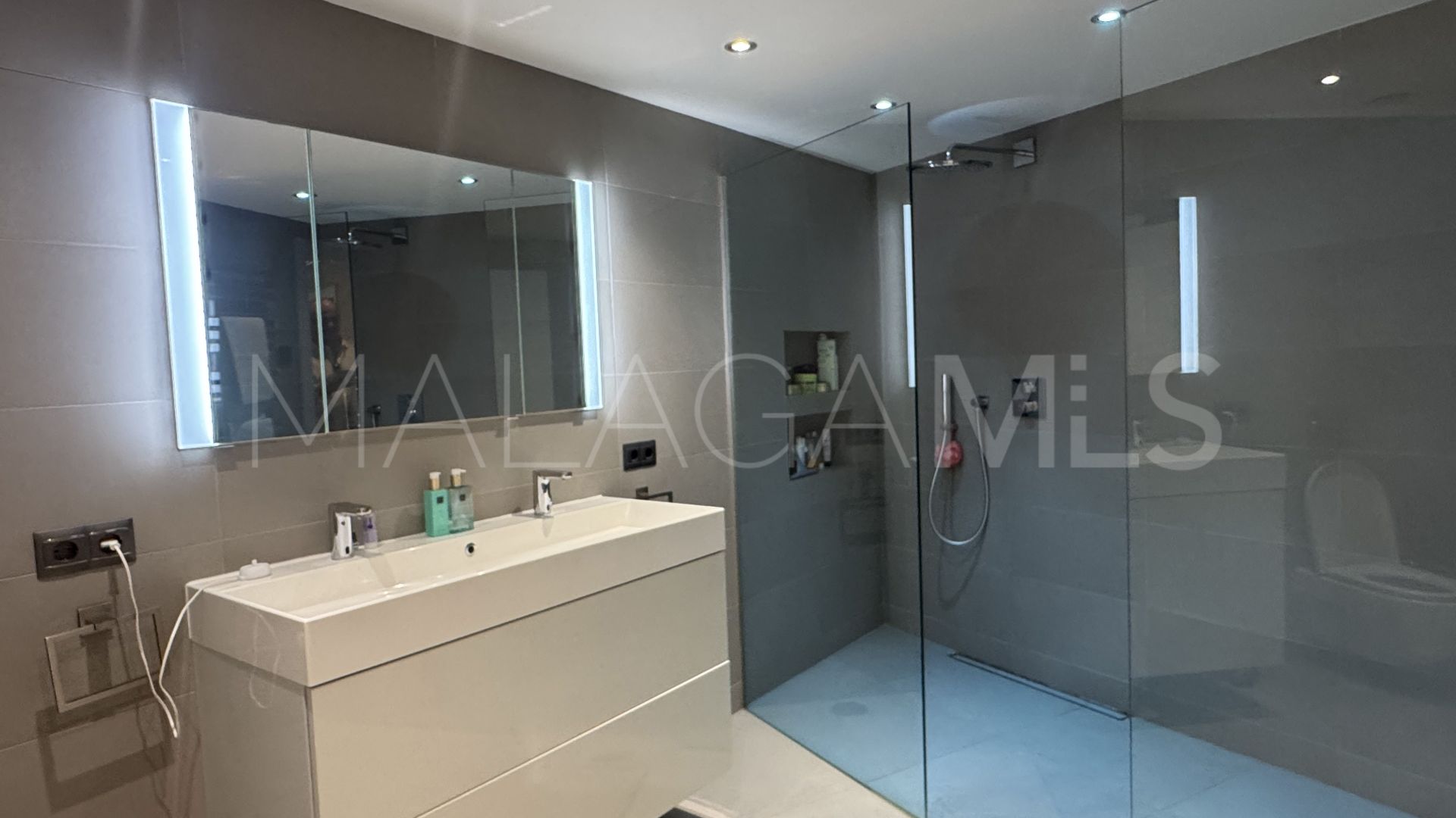 Villa for sale in El Herrojo