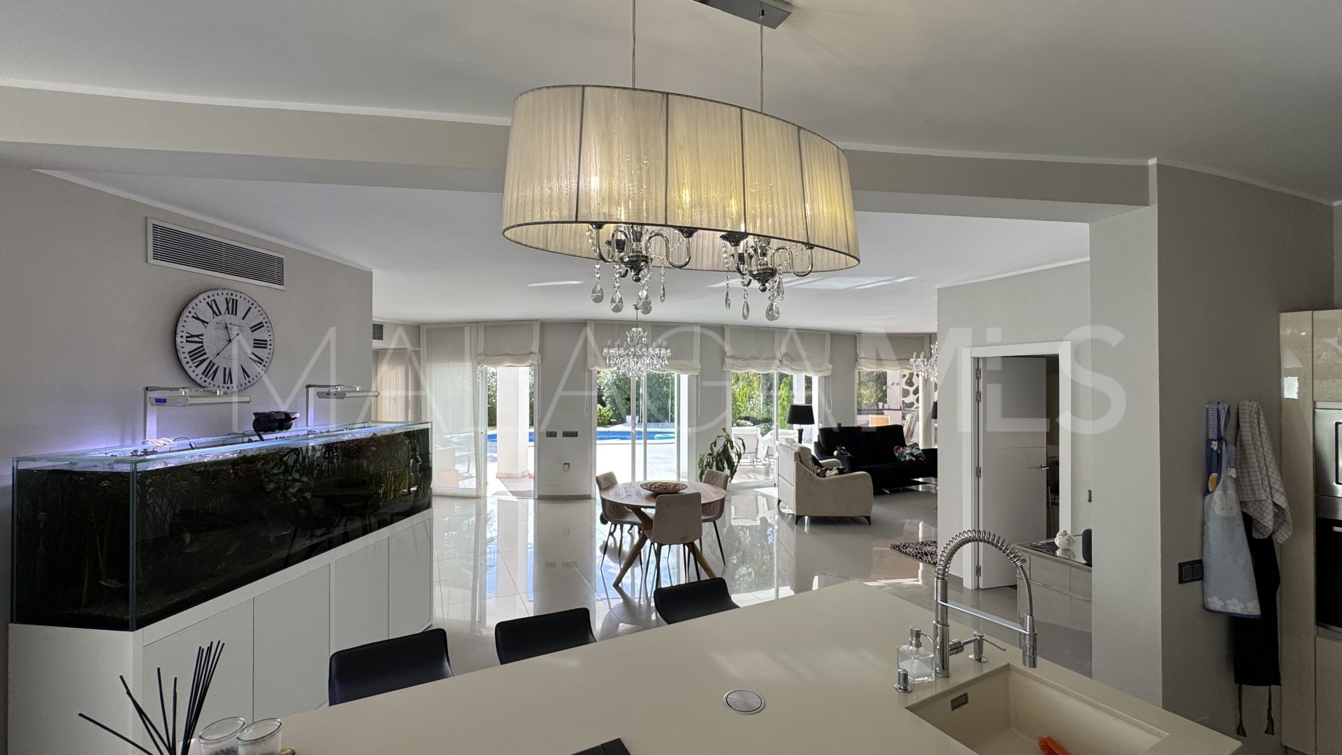 Villa for sale in El Herrojo