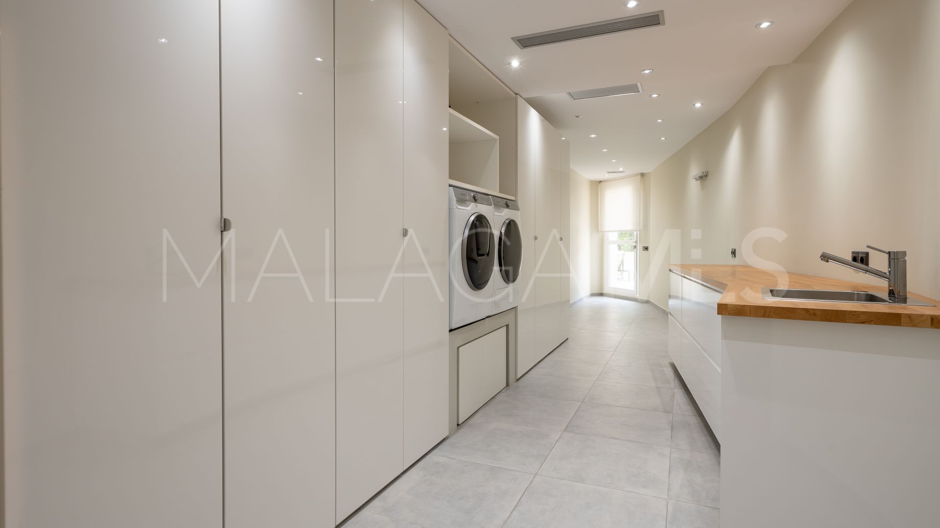 Villa for sale in El Herrojo