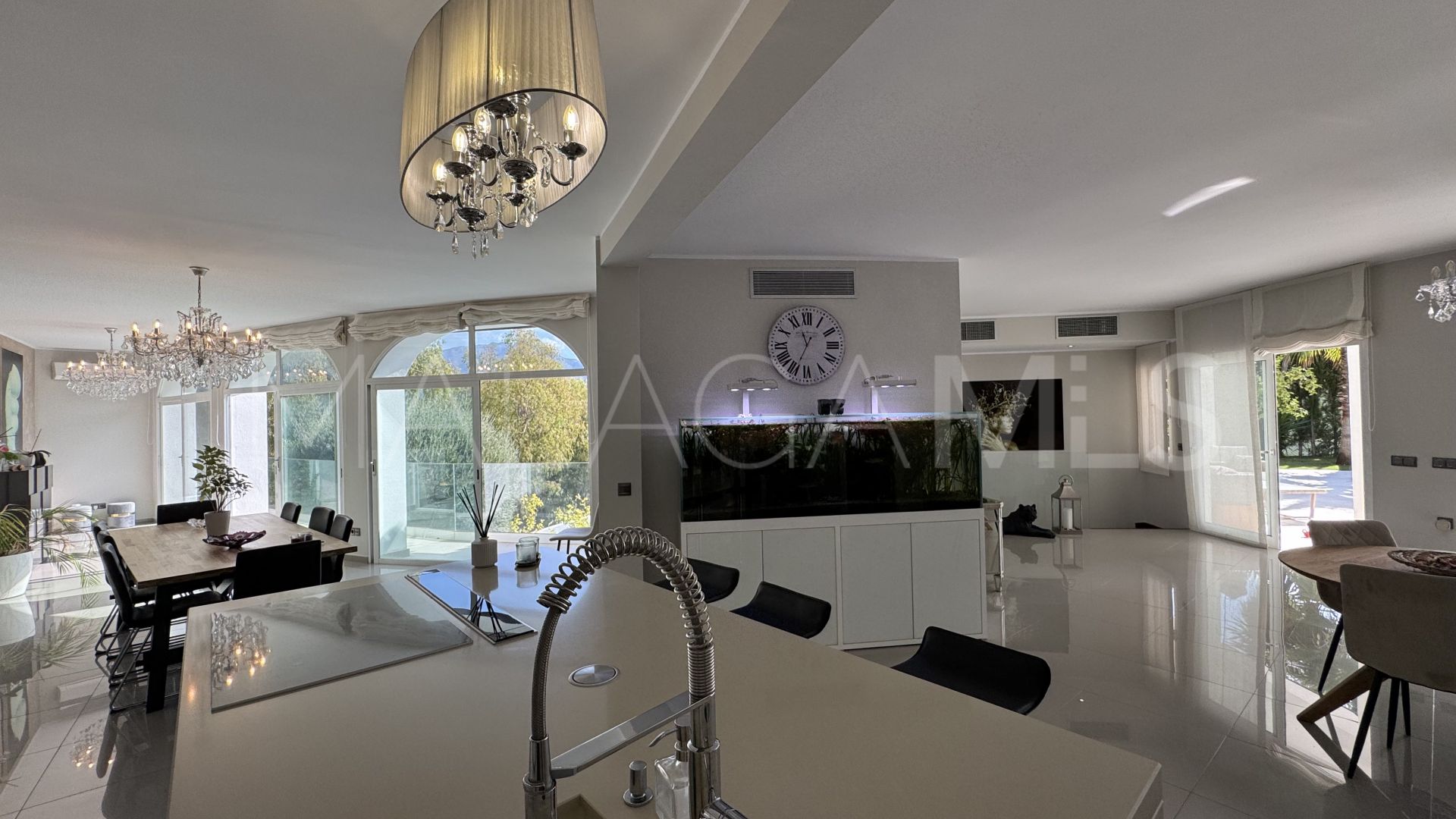 Villa for sale in El Herrojo