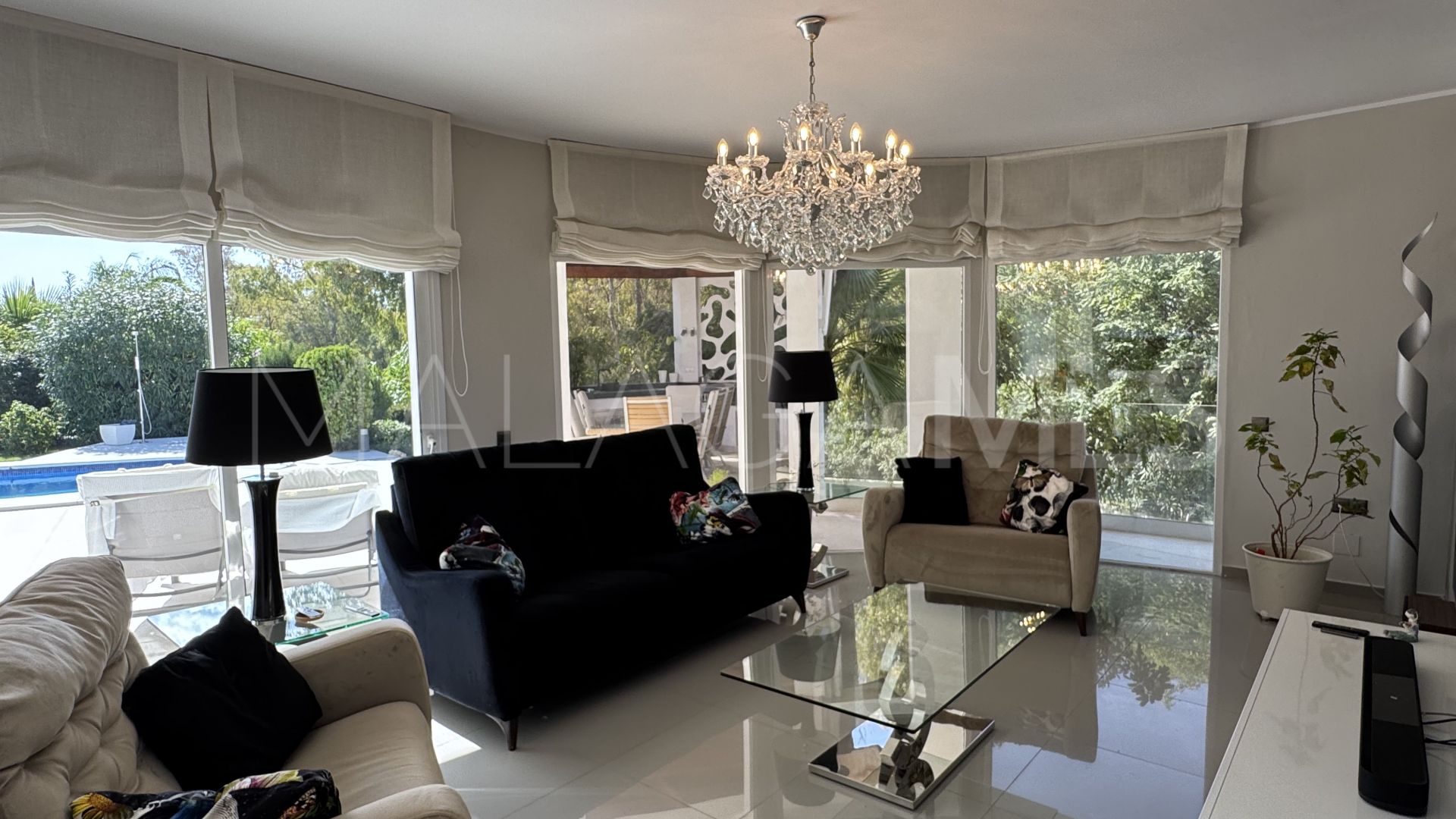 Villa for sale in El Herrojo