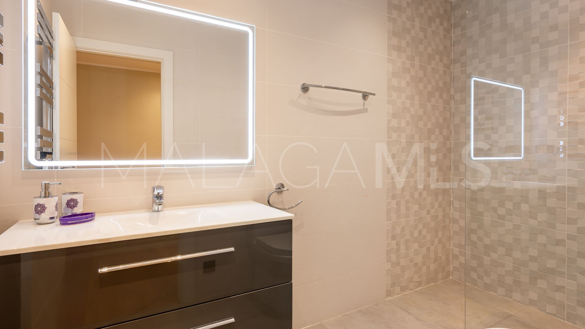 Villa for sale in El Herrojo