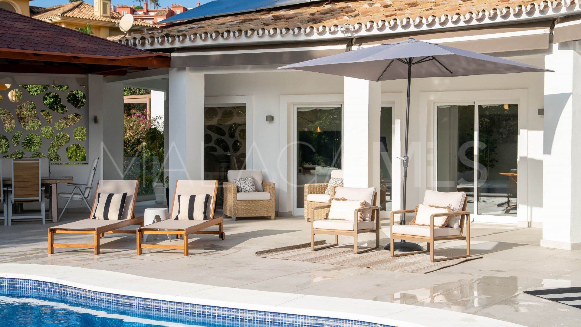 Villa for sale in El Herrojo