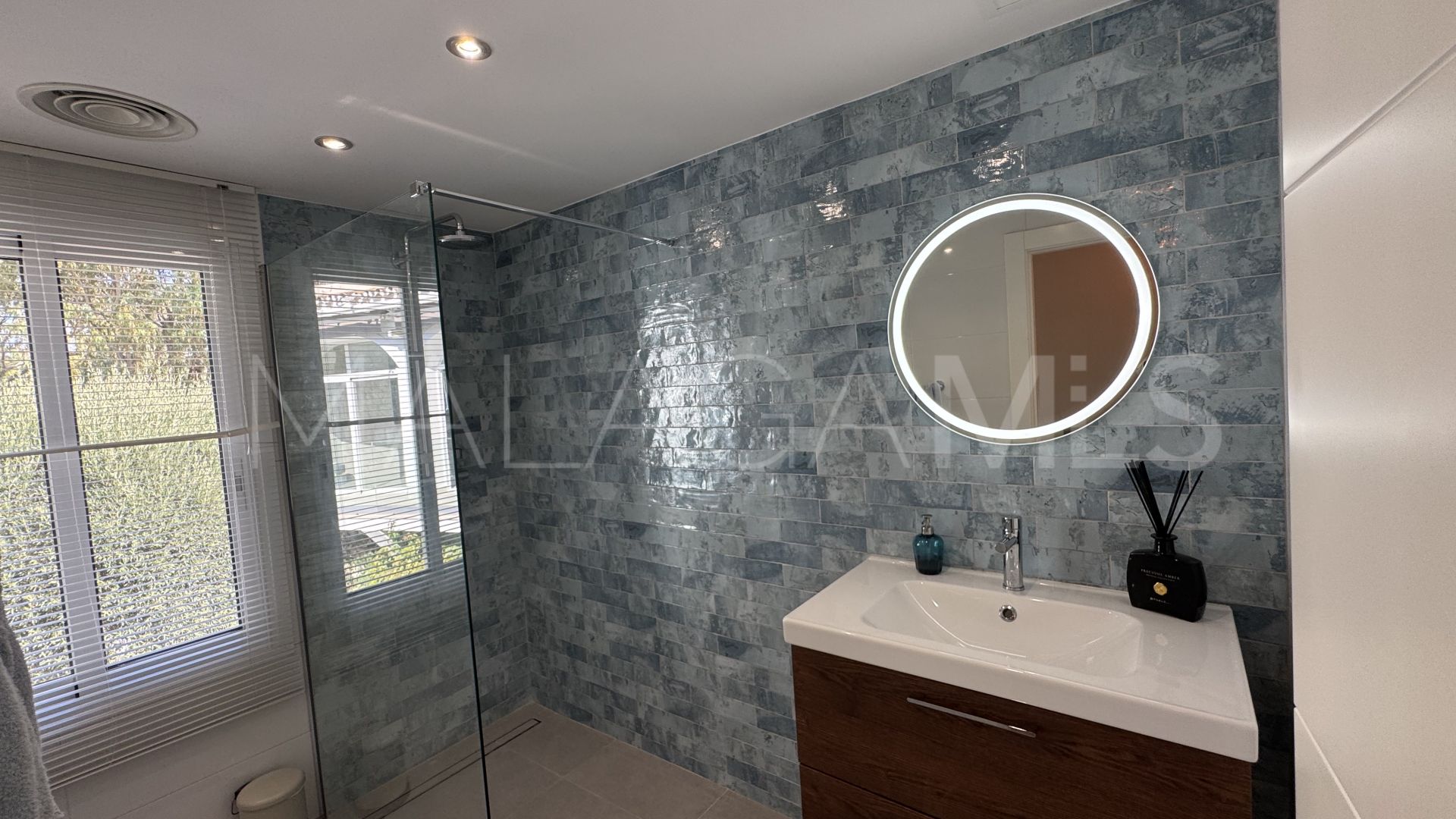 Villa for sale in El Herrojo